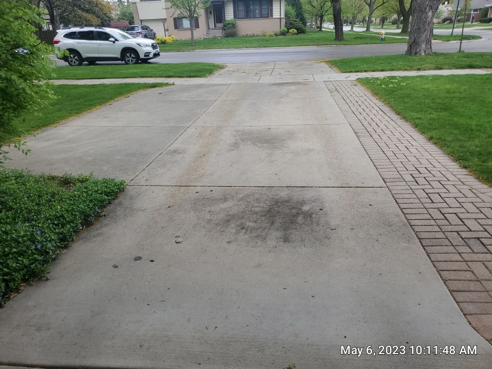 Mount Prospect, IL Driveway cleaning by Northern Power Washing LLC.