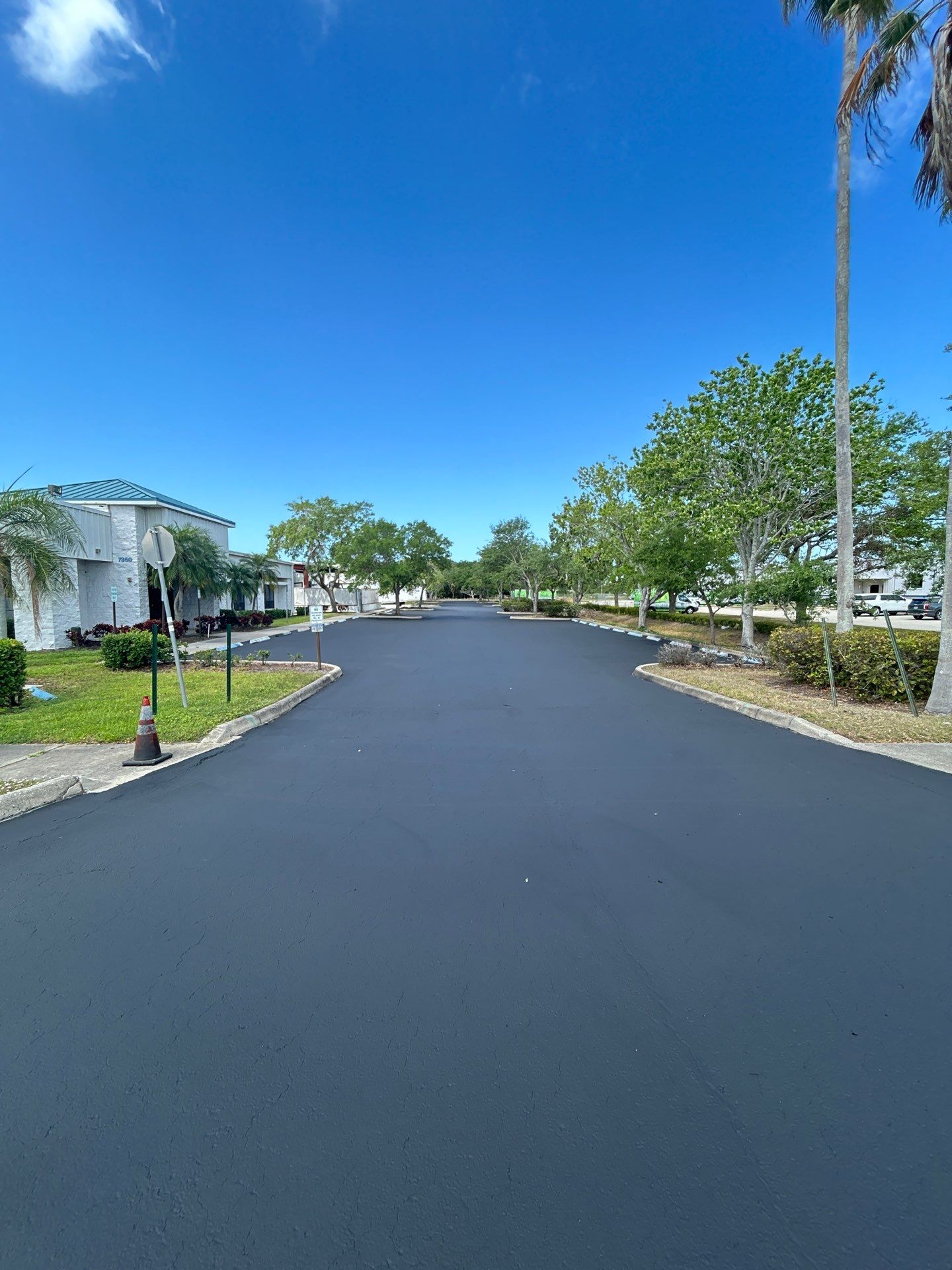 Asphalt Sealcoating, Line Striping, Crack Sealing, Asphalt Repair by Everline Coatings & Services - Southwest FL