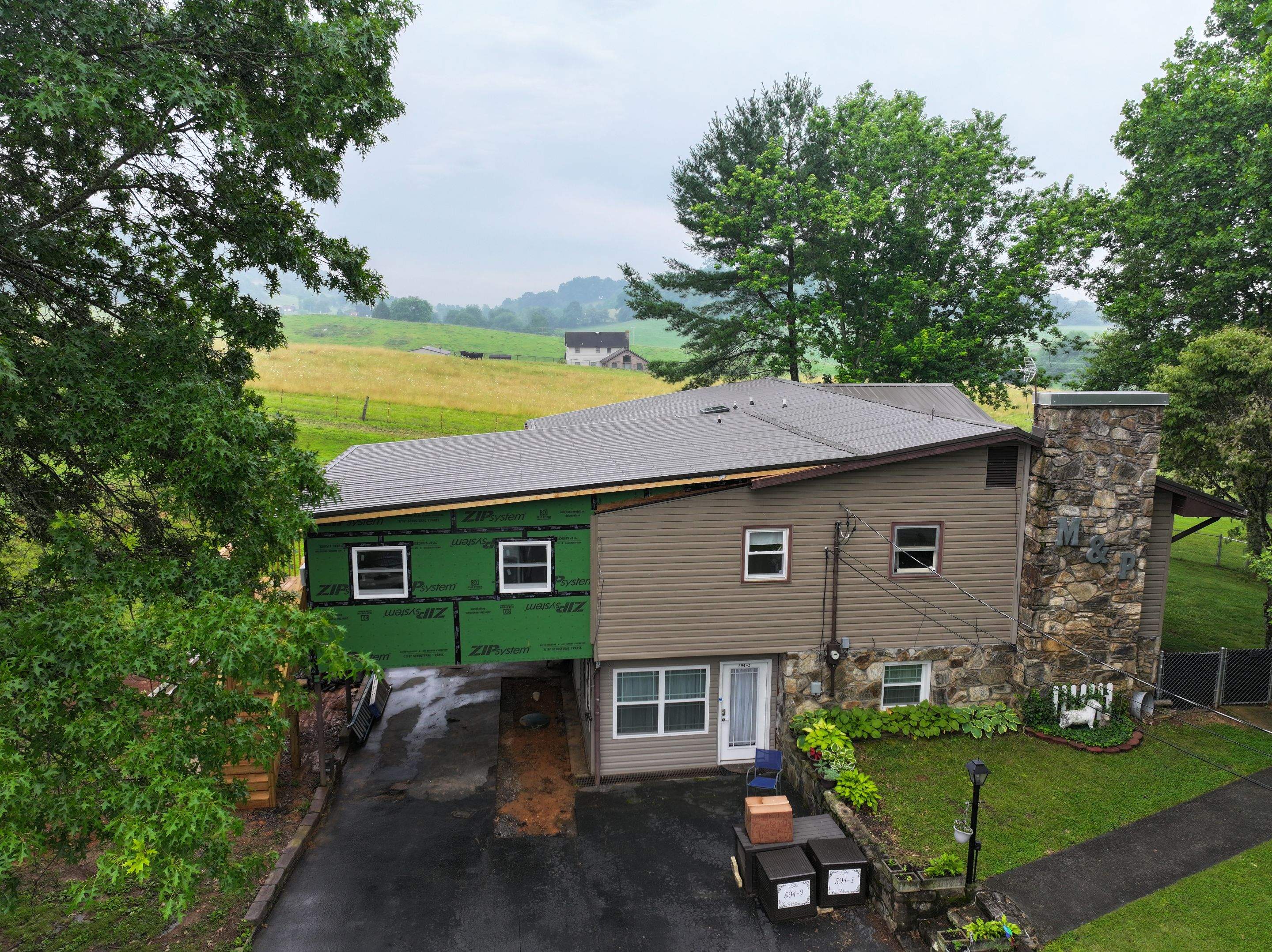 Miller Residence by Omnia Roofing