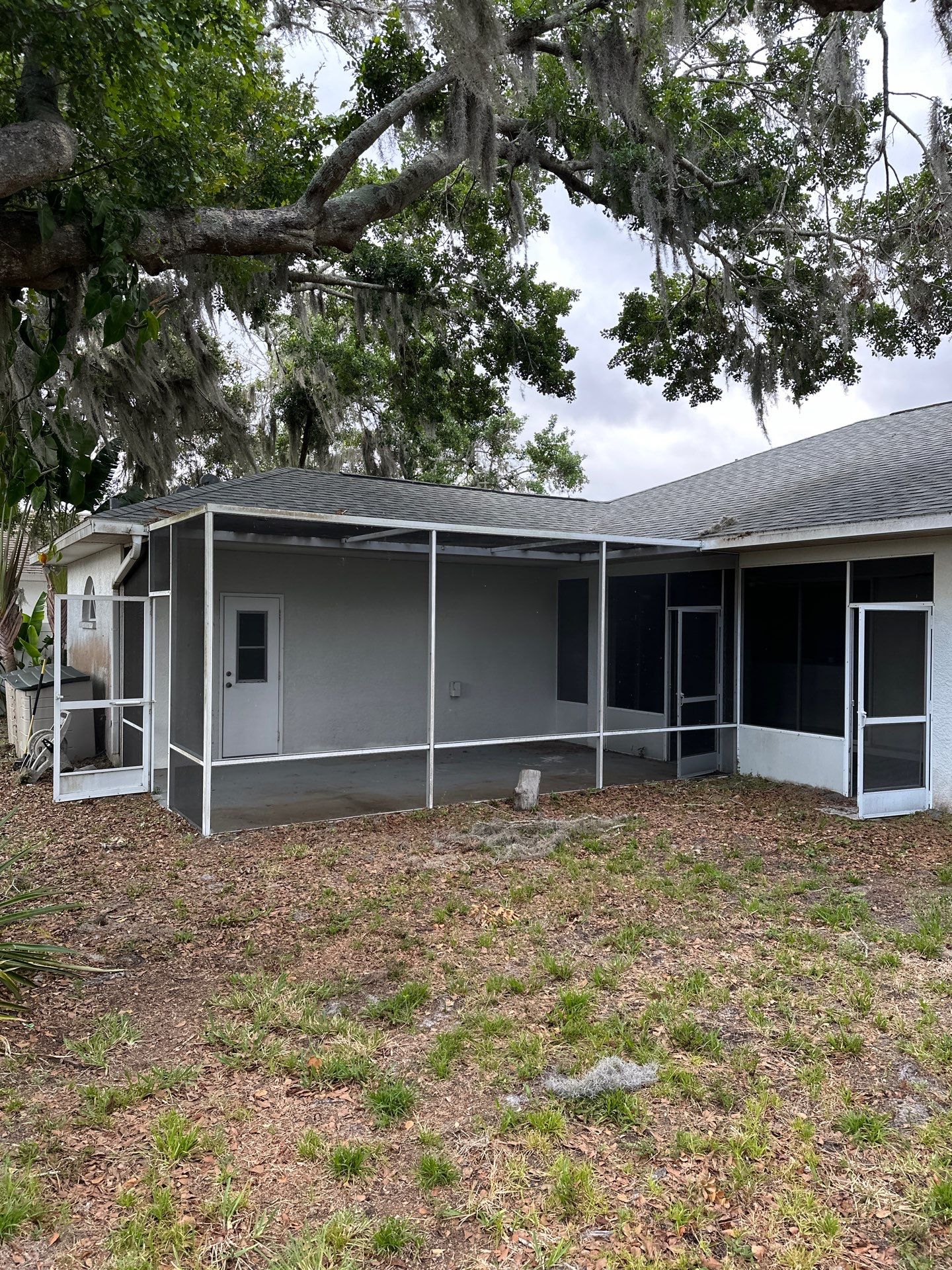 1-Story House Wash, Driveway, Patio/Lanai & Screen Enclosure Cleaning in Oakley Community, Ellenton, FL | Sunshine AquaWash by Sunshine AquaWash