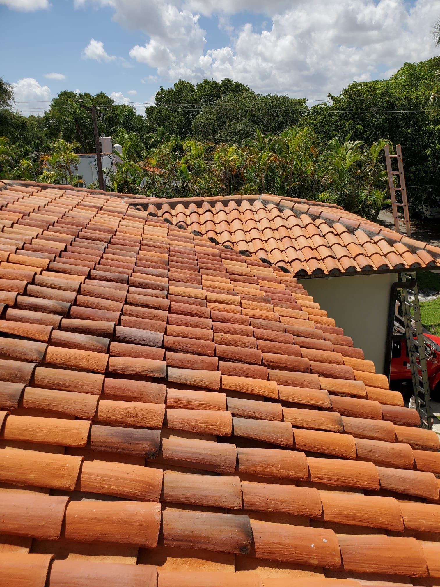 Granada Handmade Barrel Tile - Flashed Blend by Istueta Roofing