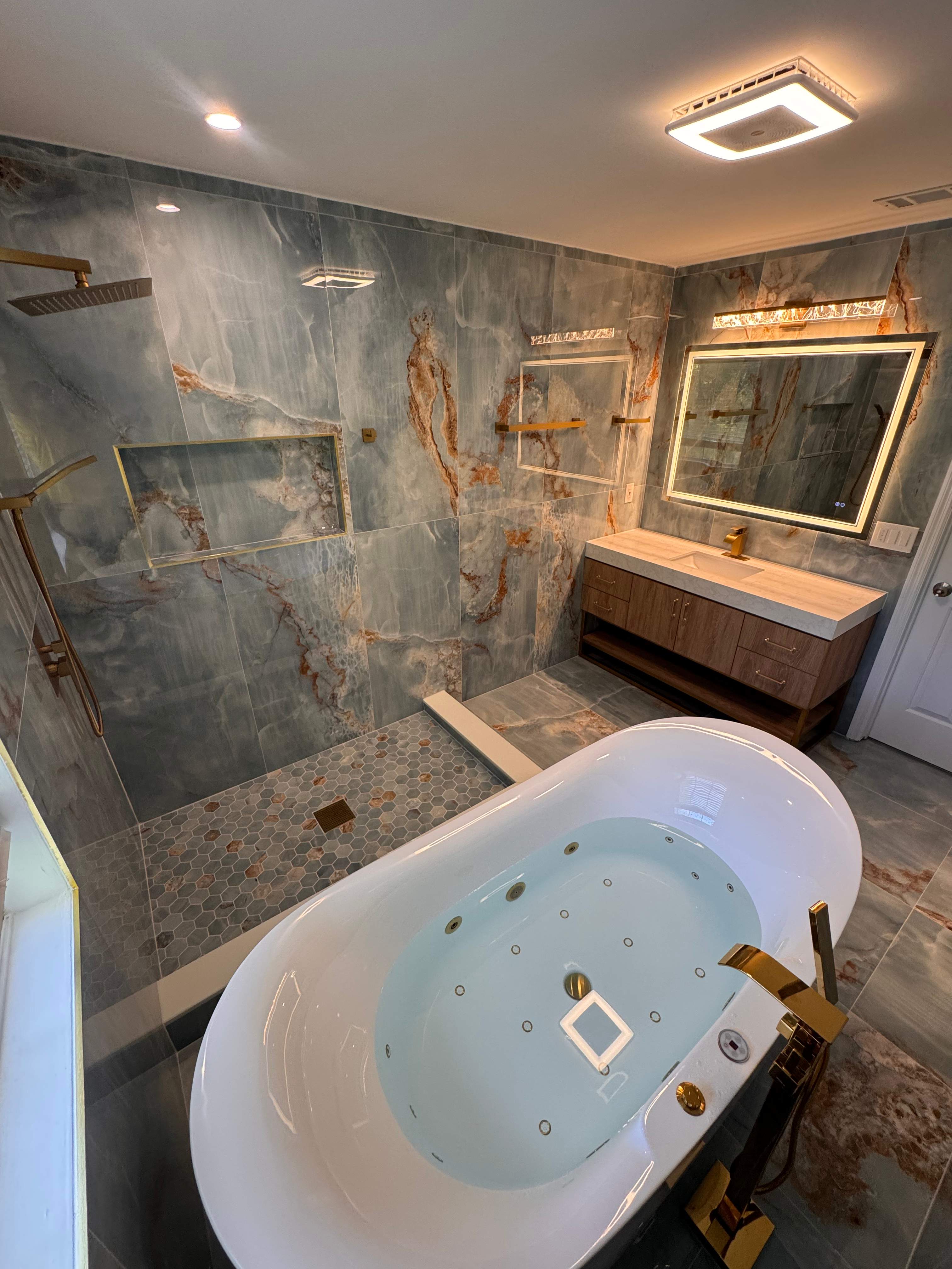Master bathroom renovation by Prudencio