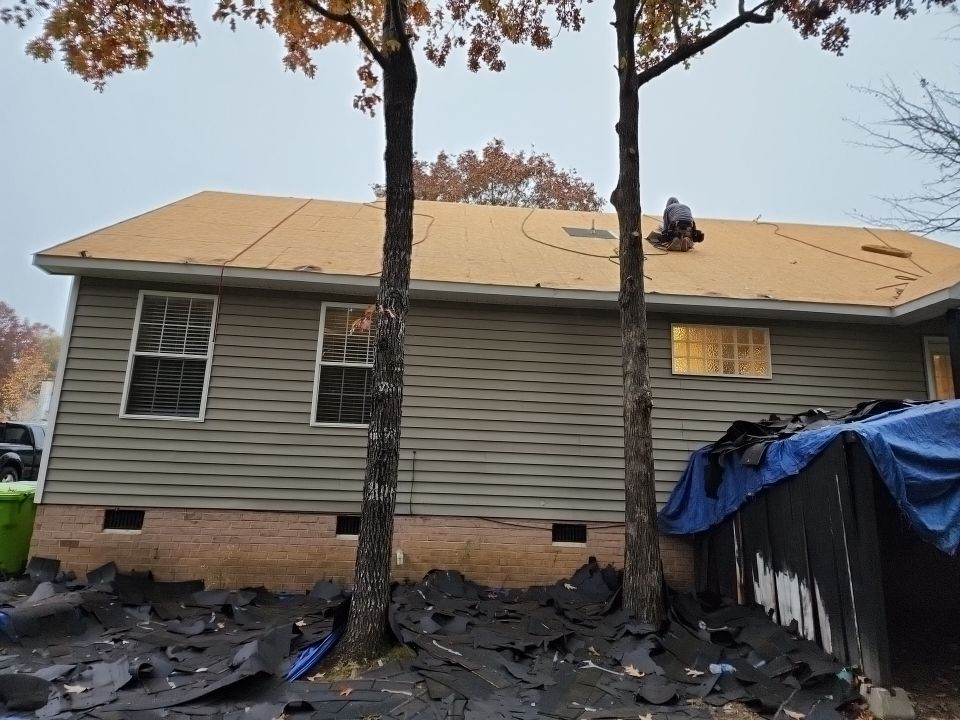 Residential Roofing Installation using Owens Corning Oakridge- Williamsburg Gray by Indigo State Roofing