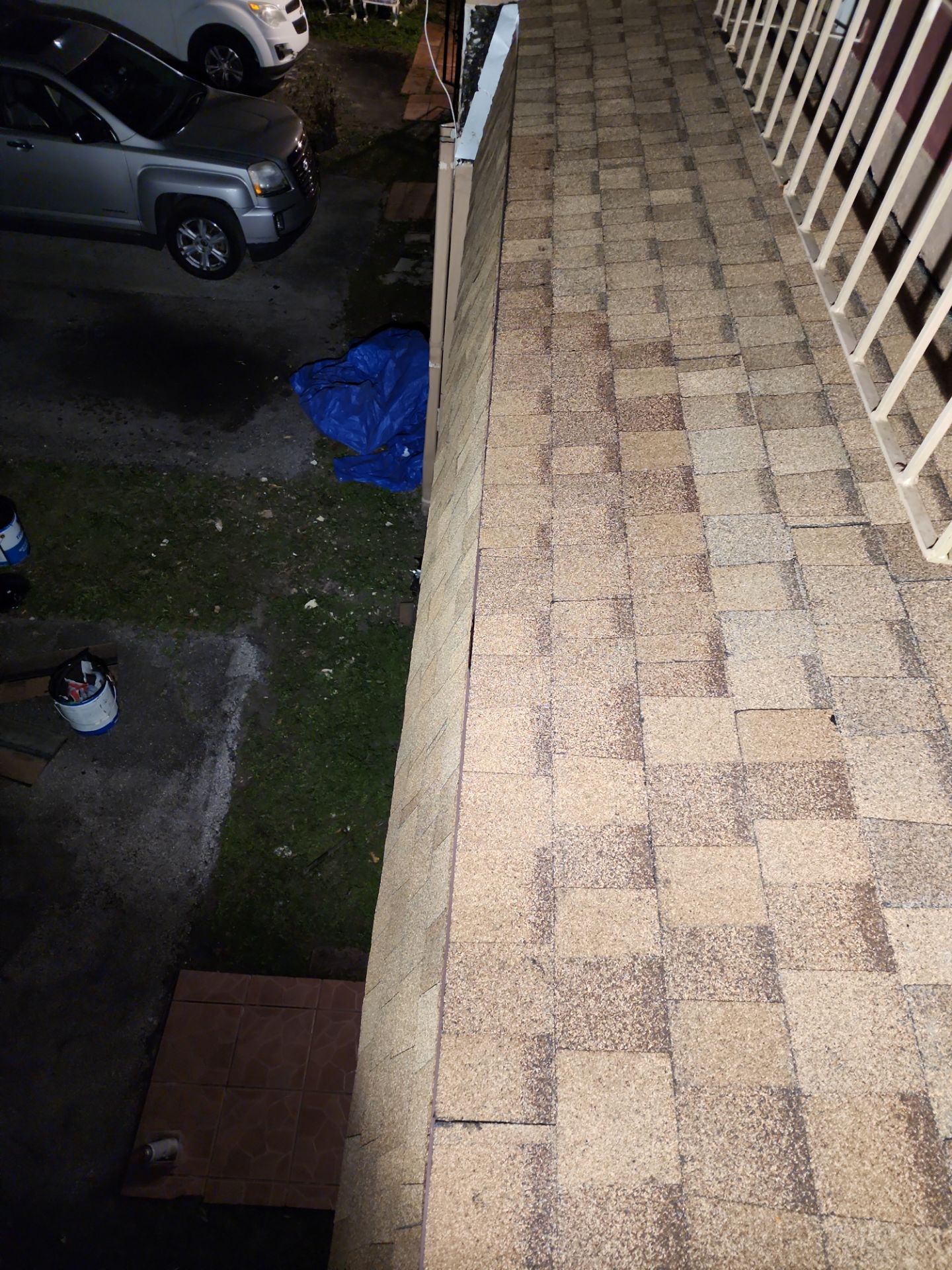 Mansard shingles and flat by Windows Roofs Plus Inc.