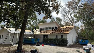 Residential Roofing Installation using Owen's Corning Shingles