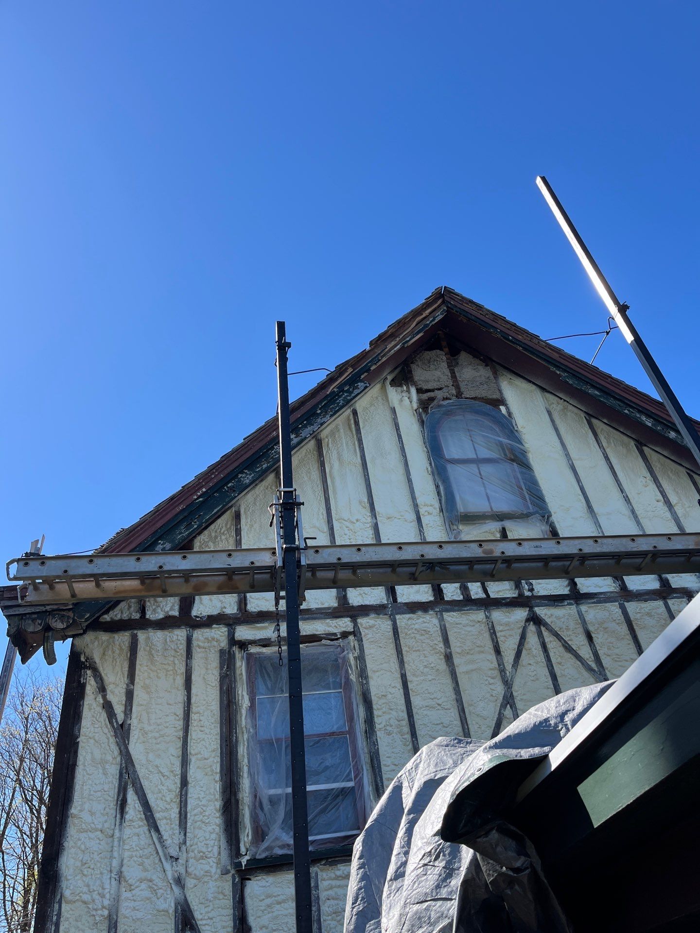 Siding Installation using Closed Cell Spray Foam by NYS Foam & Energy