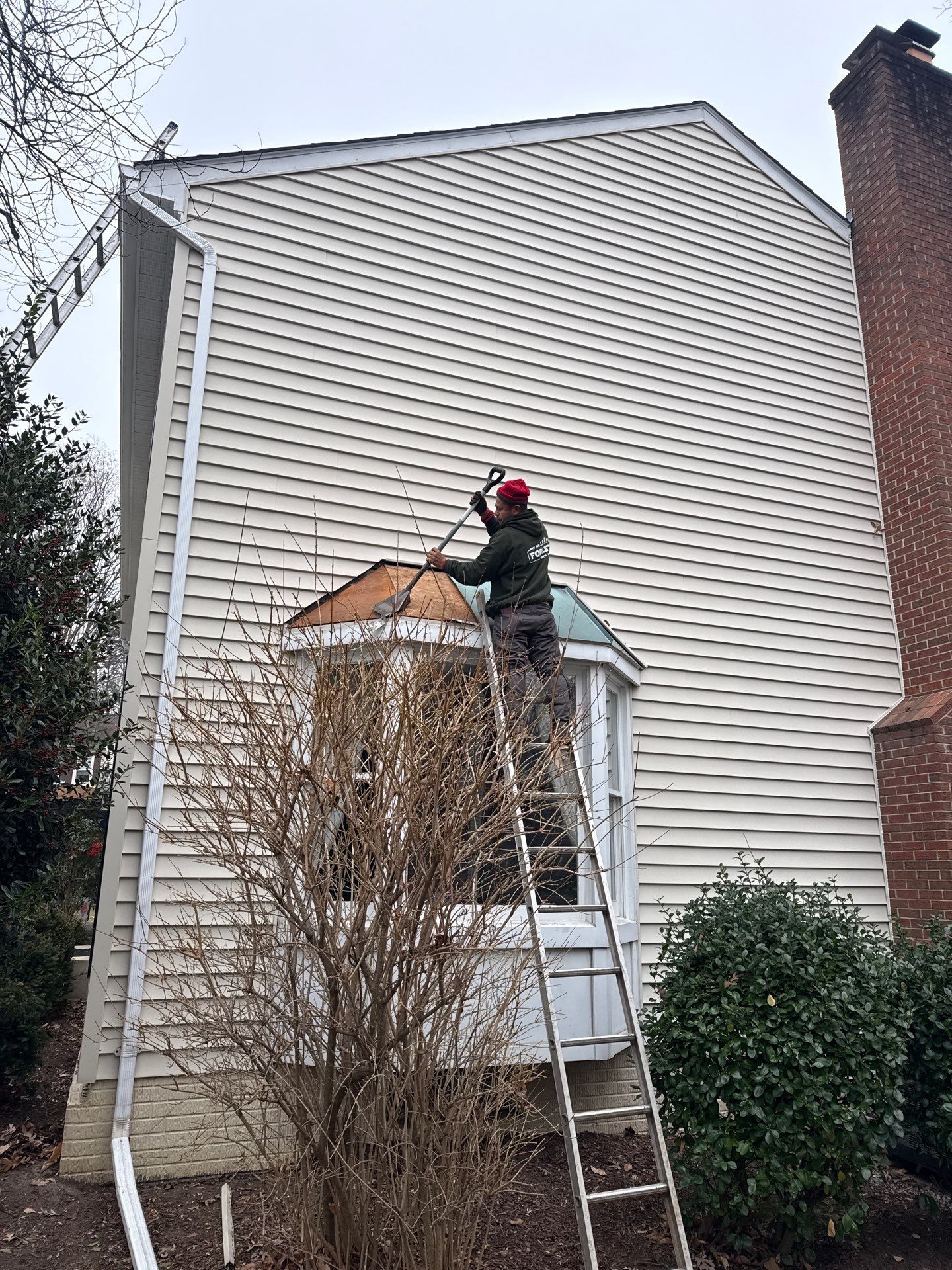Fairfax Station :Residential Roof Replacement with CertainTeed Landmark Pro in Max Def Drift Wood by RM Banning, Inc.