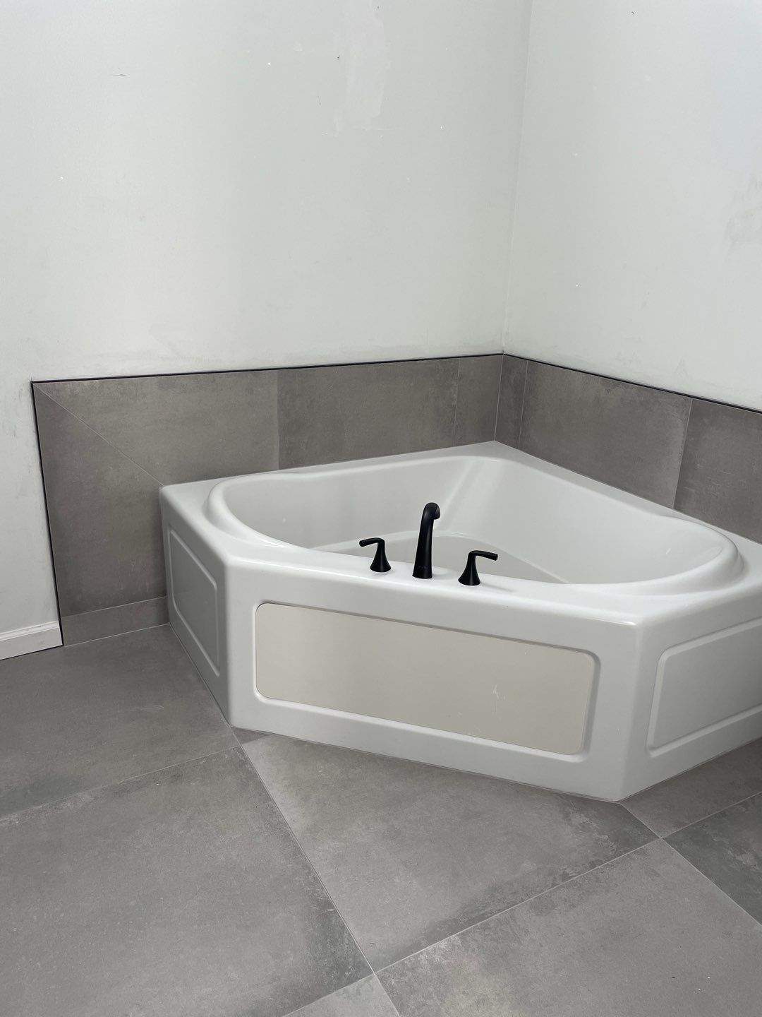 Contemporary with heated floors by Footprints Bath and Tile of East Atlanta