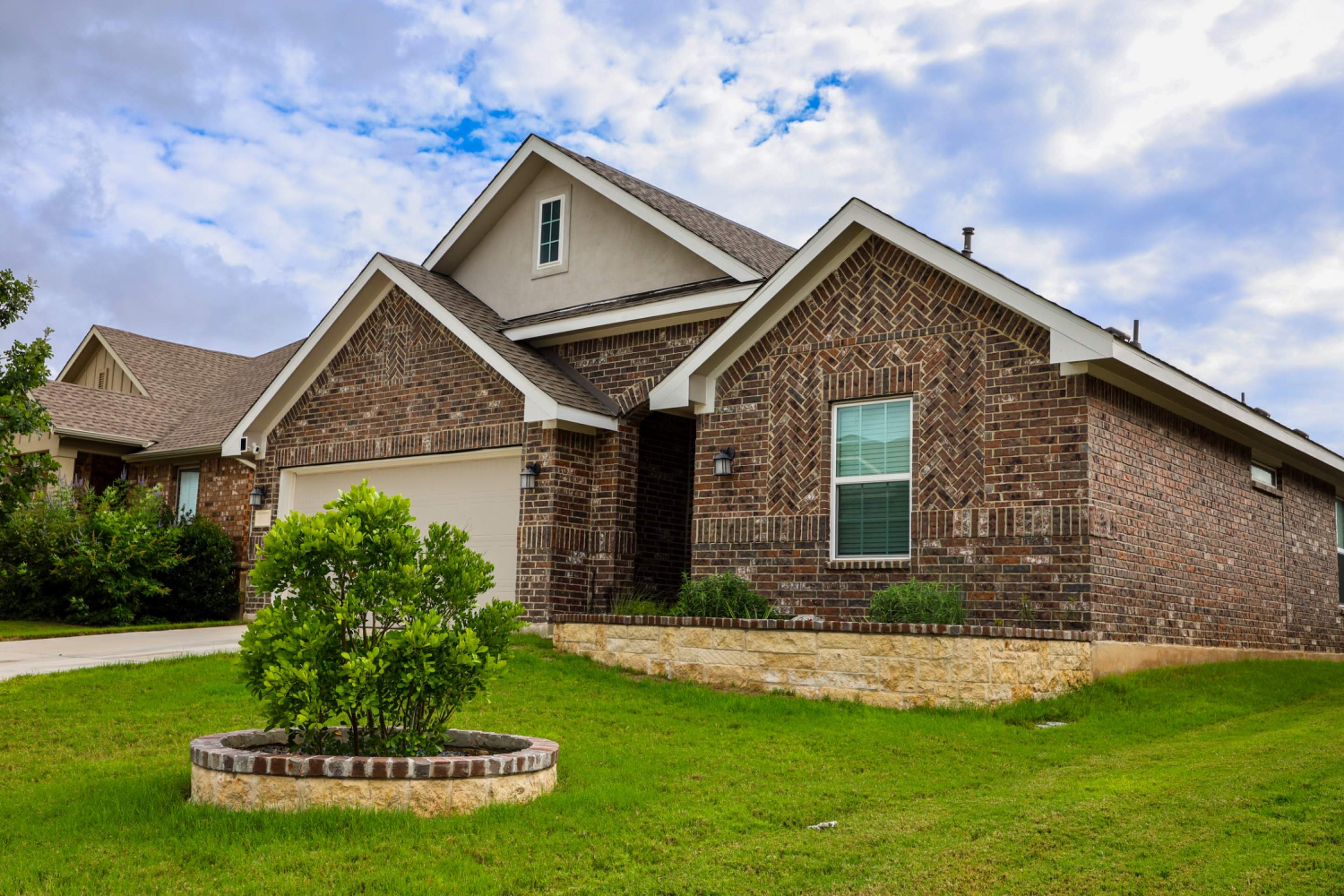 Wortham Oaks - San Antonio, TX by Hole In One Lawns, LLC