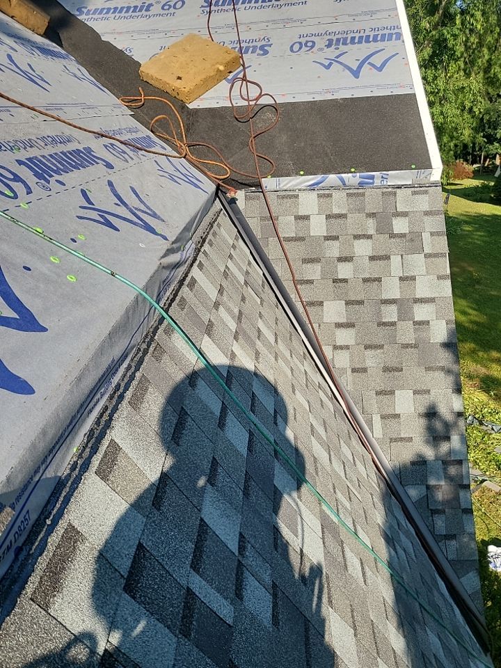 ATLAS PINNACLE COLOR: COASTAL GRANITE by Eagle Eye Roofing