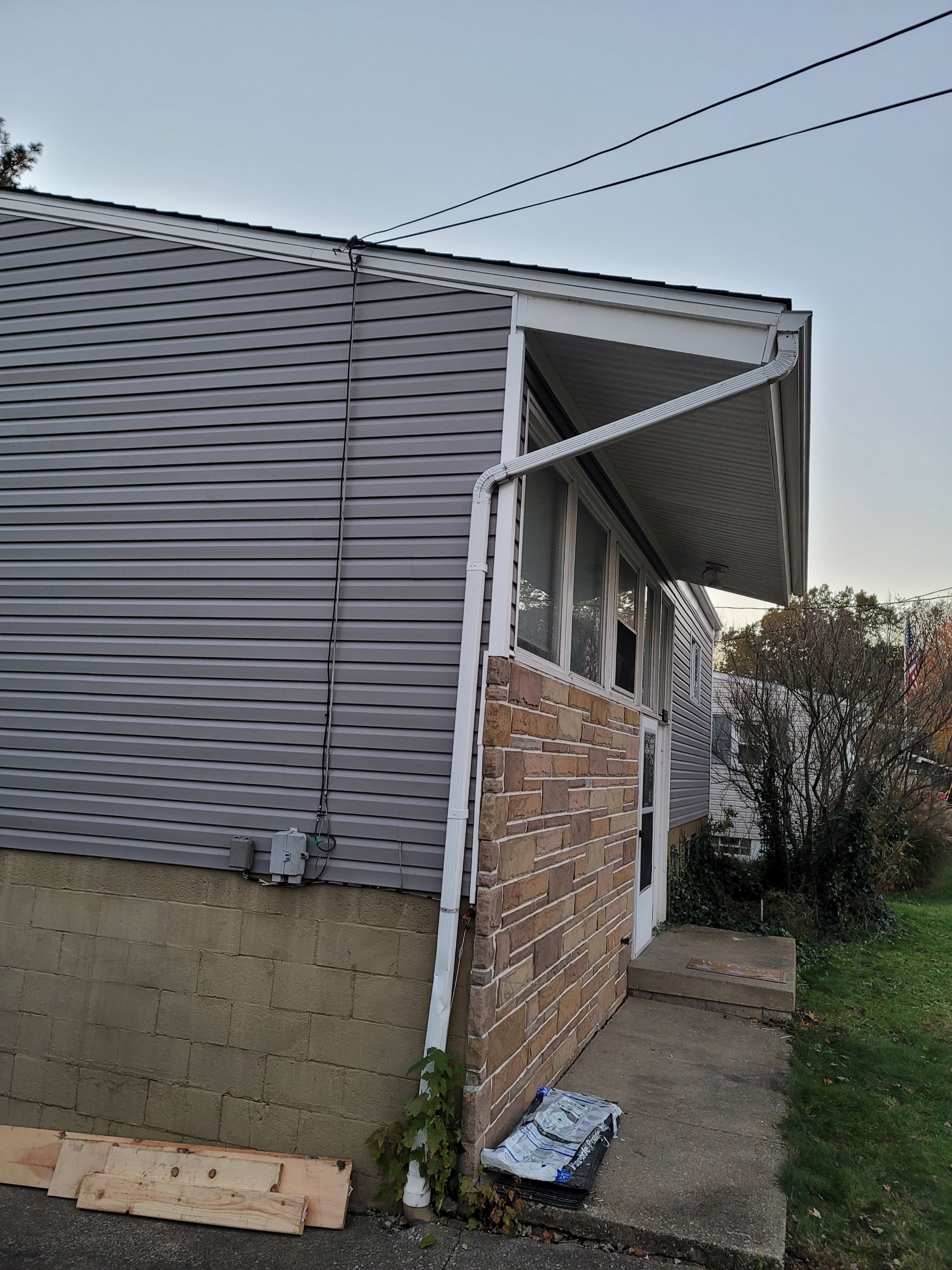 Brand: Atlas Pinnacle Color: Pristine Scotchgard Pweter Drip: White by Eagle Eye Roofing