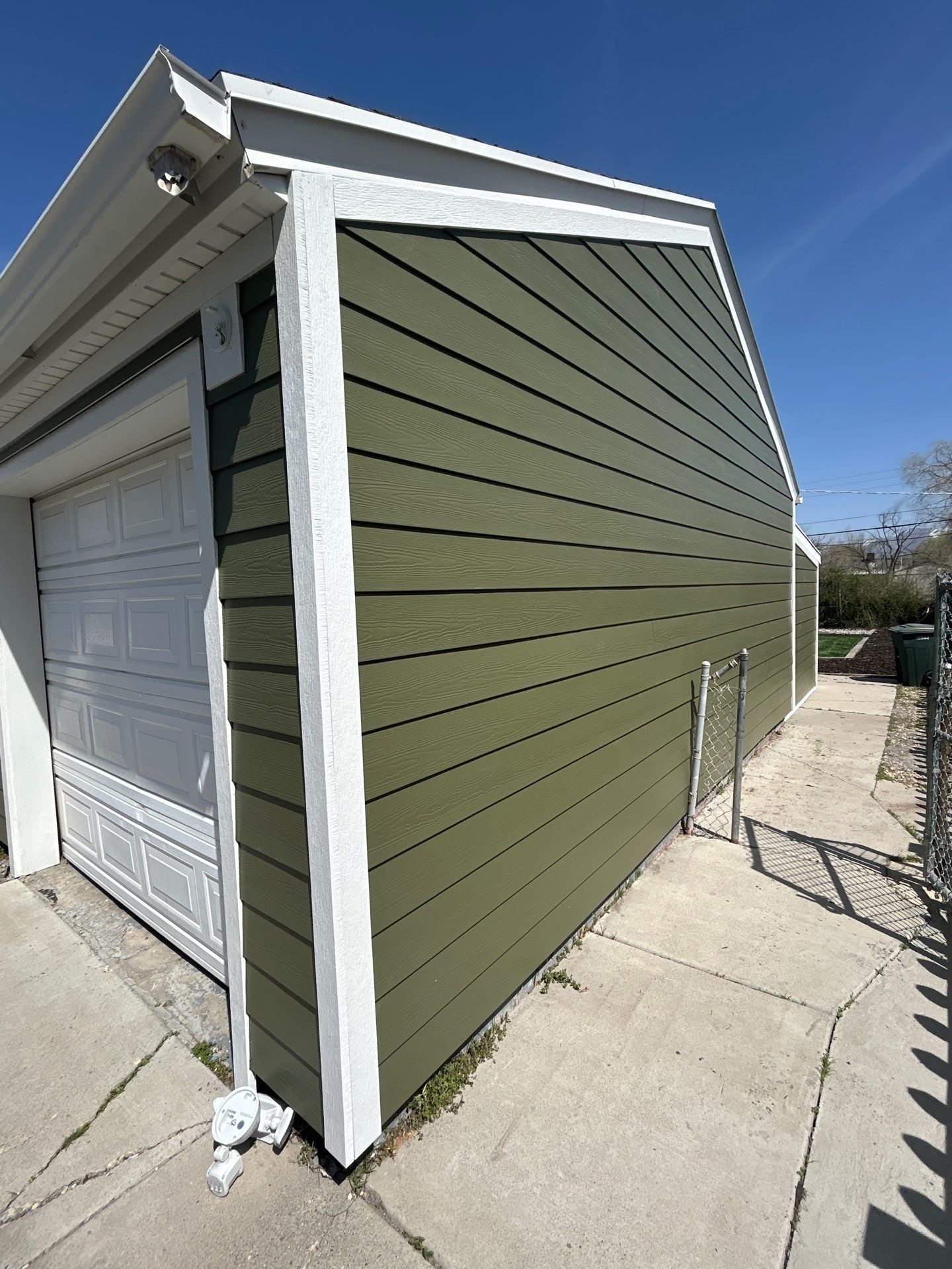 Salt Lake Area | Hardie Multi-Texture Upgrade | Arctic White Trim by Ideal Siding Utah