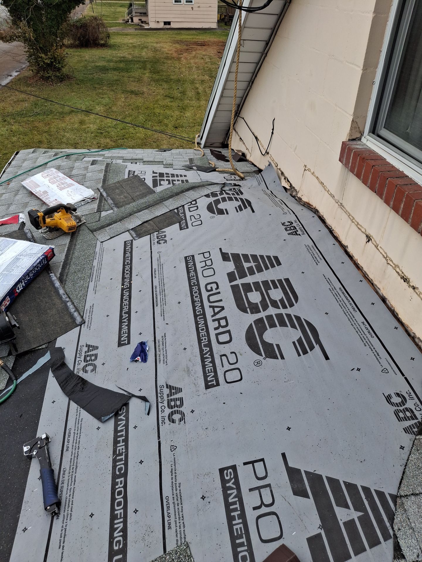 Residential Roofing Installation using GAF Timberline HDZ Fox Hollow Grey by Rainstoppers Roofing