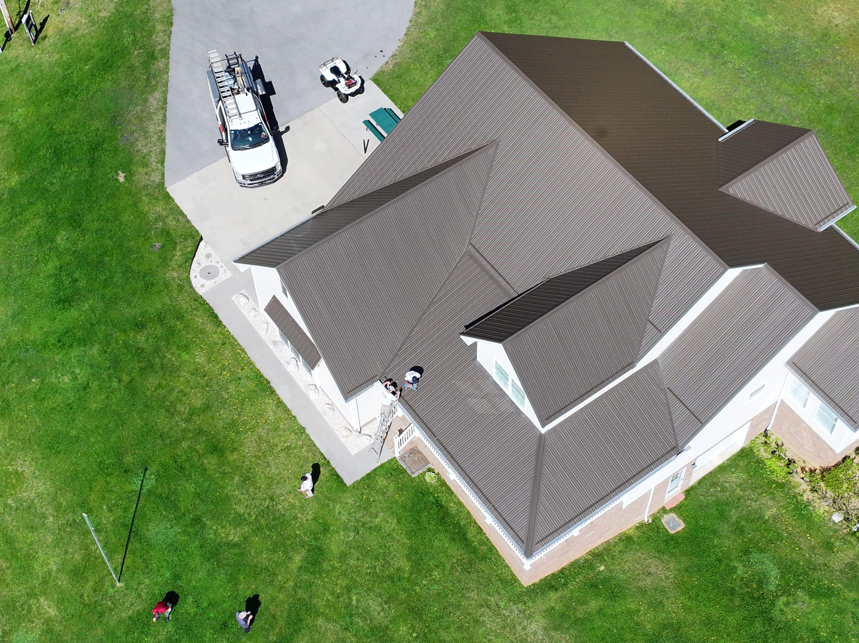Sludder Residence  by Omnia Roofing