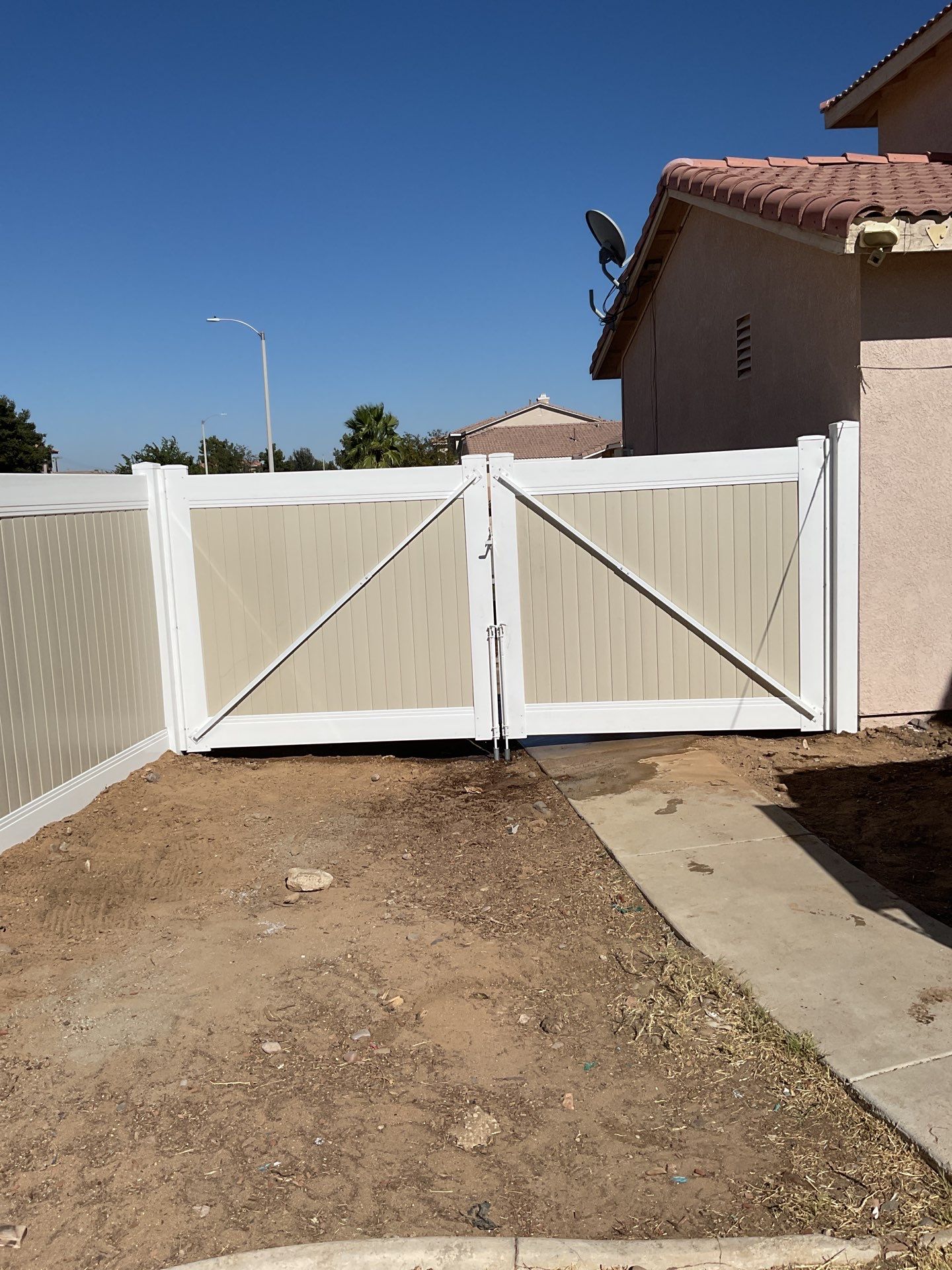 Fence Installation using Vinyl by Fence Guys Inc.