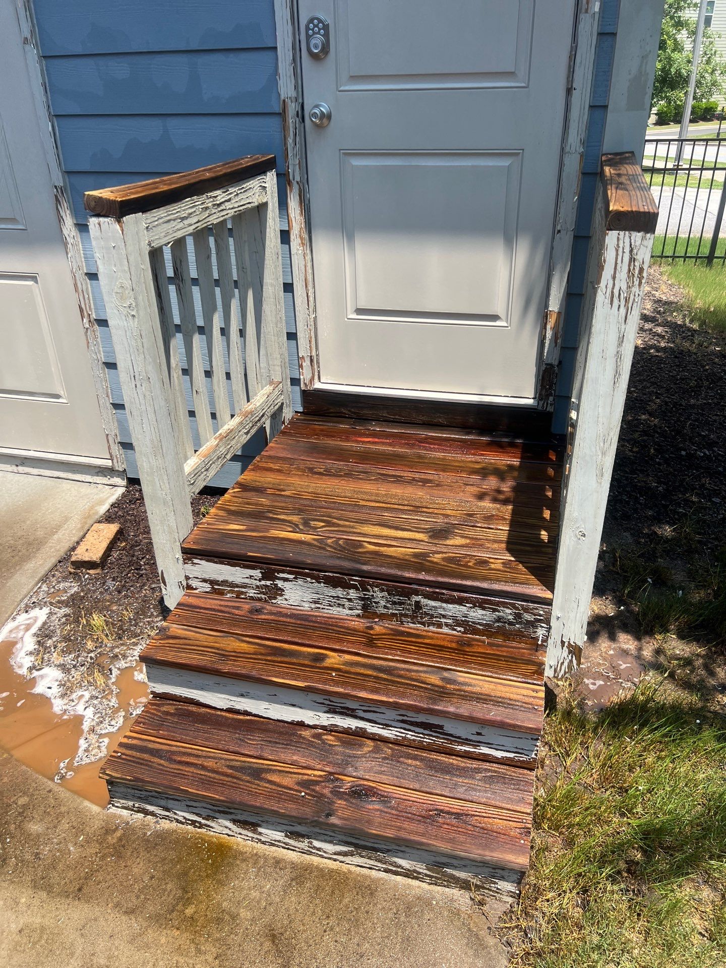 Weathered Deck using Wood Sealant by DuraSeal