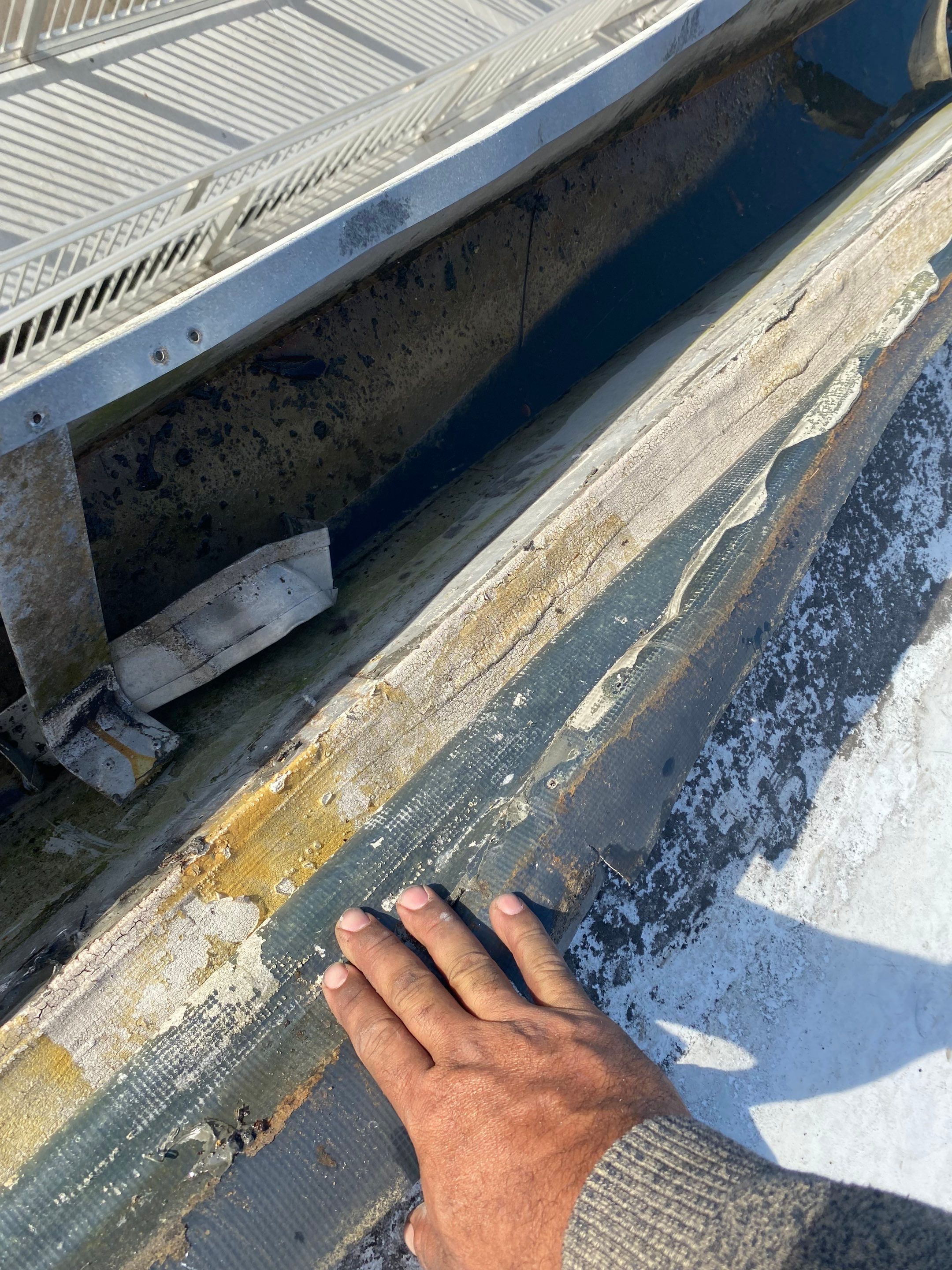 7-Inch Seamless Gutters for Commercial Installation in Sarasota FL by Gutter Professors