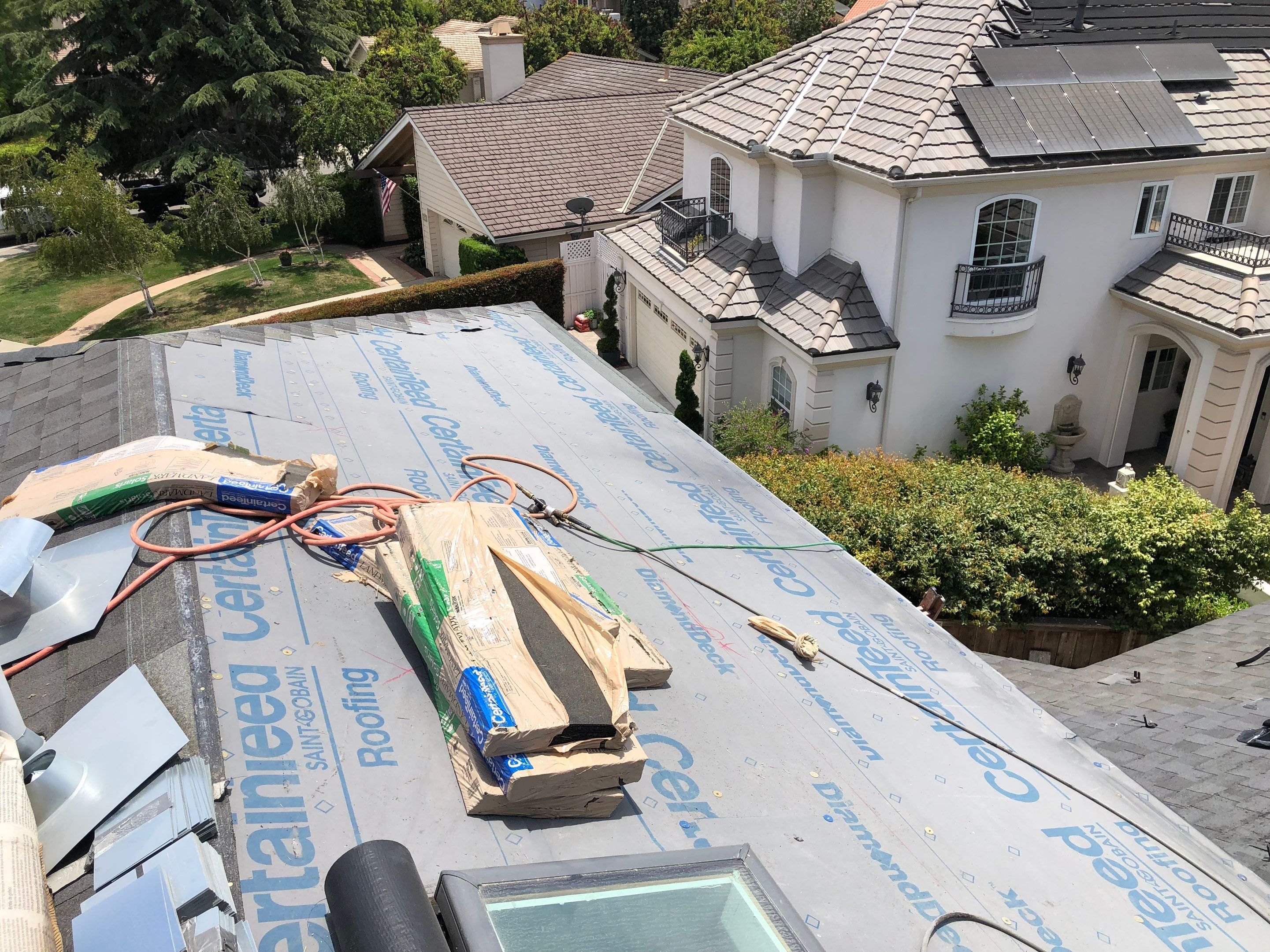 Rancho Santa Fe New Construction Roof | CertainTeed Landmark Solaris with Integrated Solar by Zenith Roofing Services