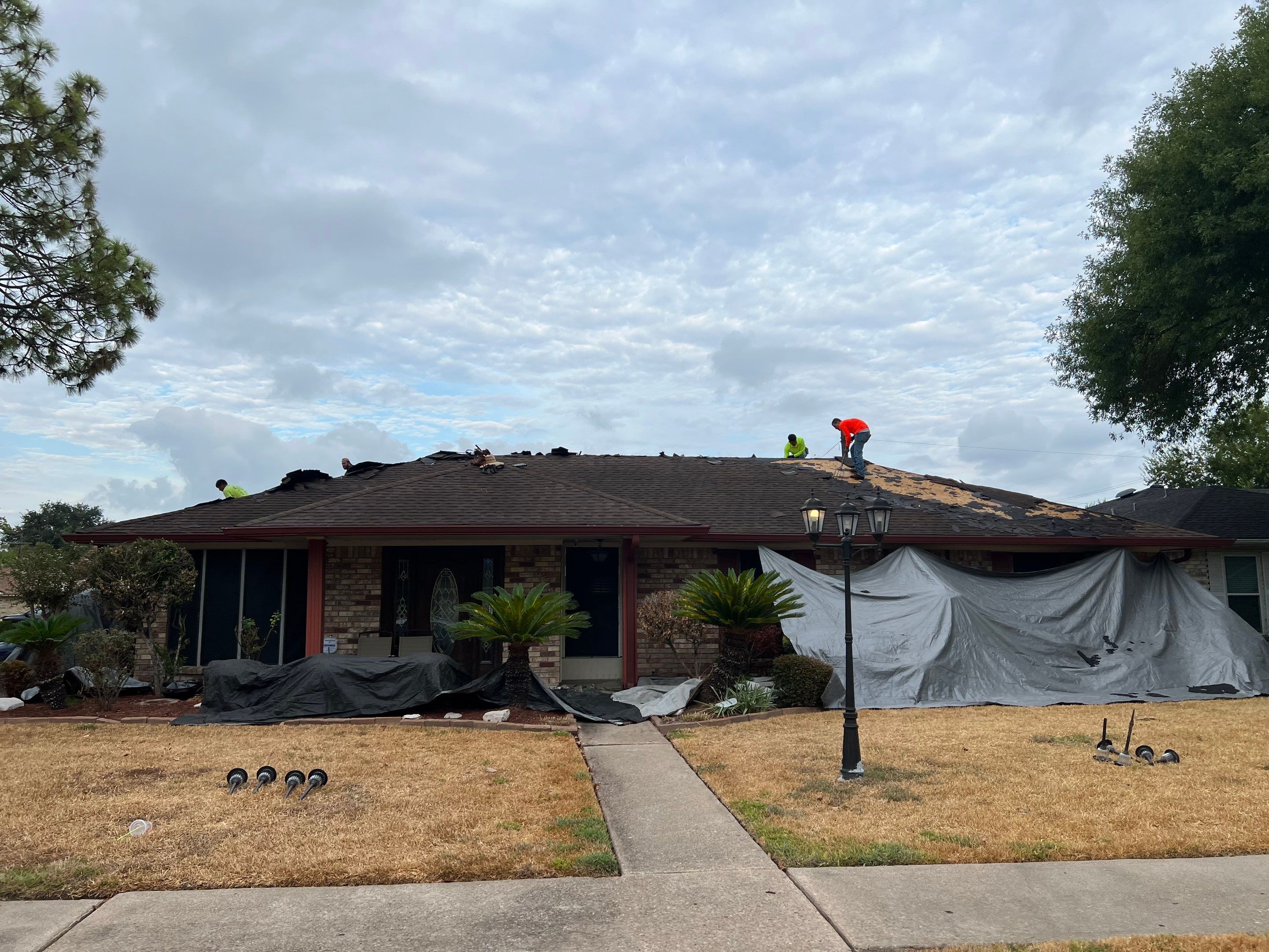 Residential Roofing Installation using Owen's Corning Duration (Lifetime) Shingles by Roof Repair Company