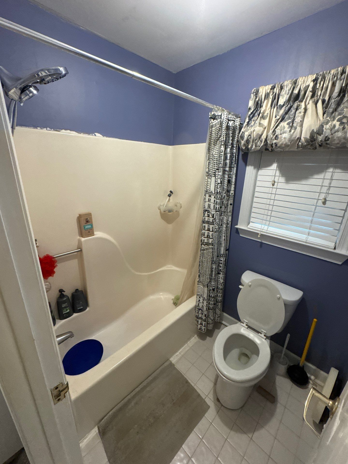 Hall bathroom renovation by Prudencio