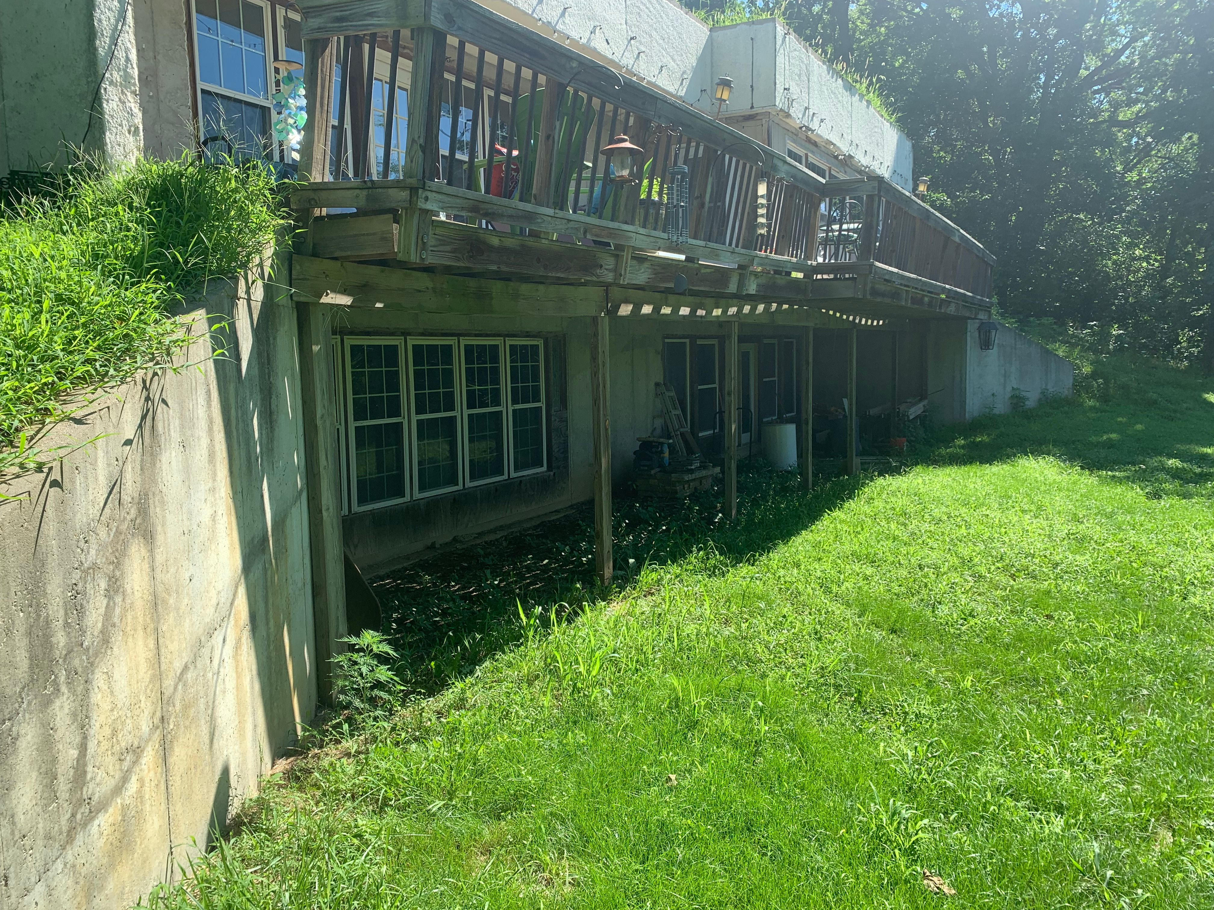 Contemporary house Siding Installation using Mastic Premium Vinyl siding  by EEC  Windows, Siding & Roofing 
