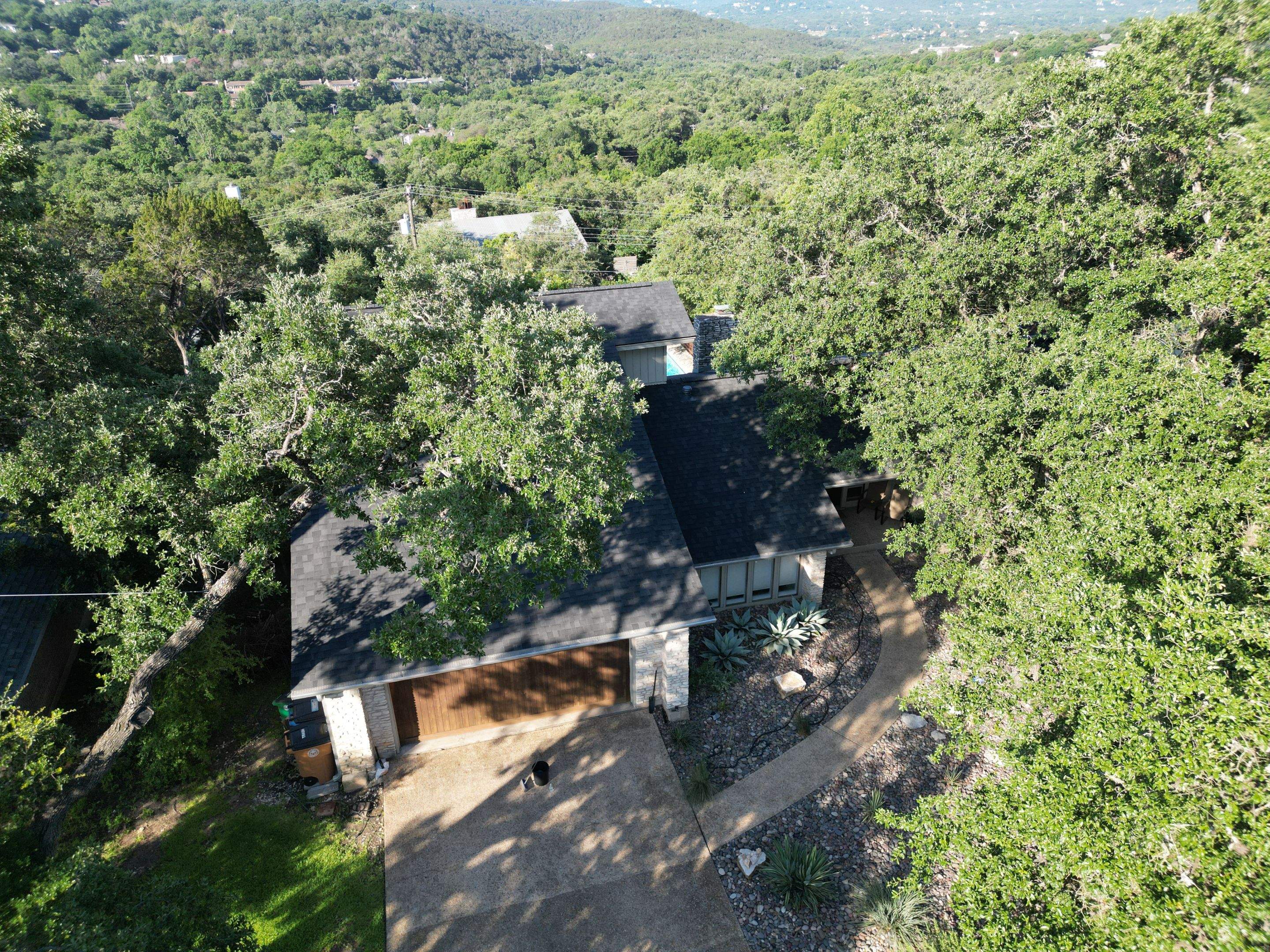 Onyx Black - Owens Corning TrueDefinition Duration by RoofsOnly.com