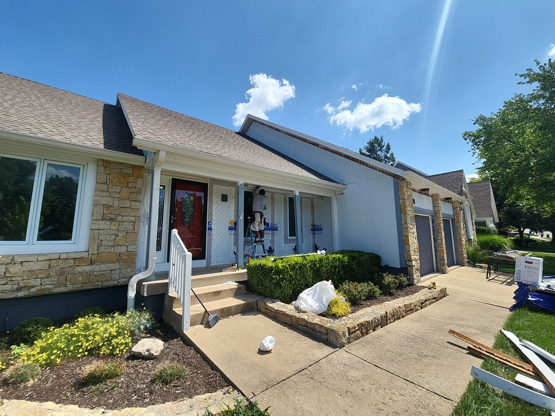 James Hardie siding in Overland park  by EEC  Windows, Siding & Roofing 