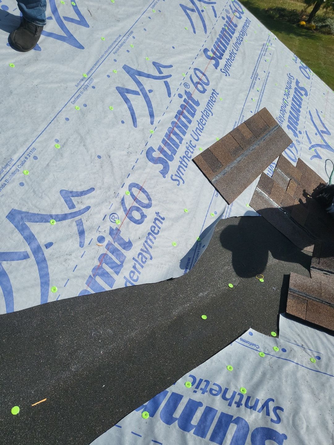 ATLAS PINNACLE COLOR: BURNT HICKORY DRIP EDGE: MUSKET BROWN by Eagle Eye Roofing