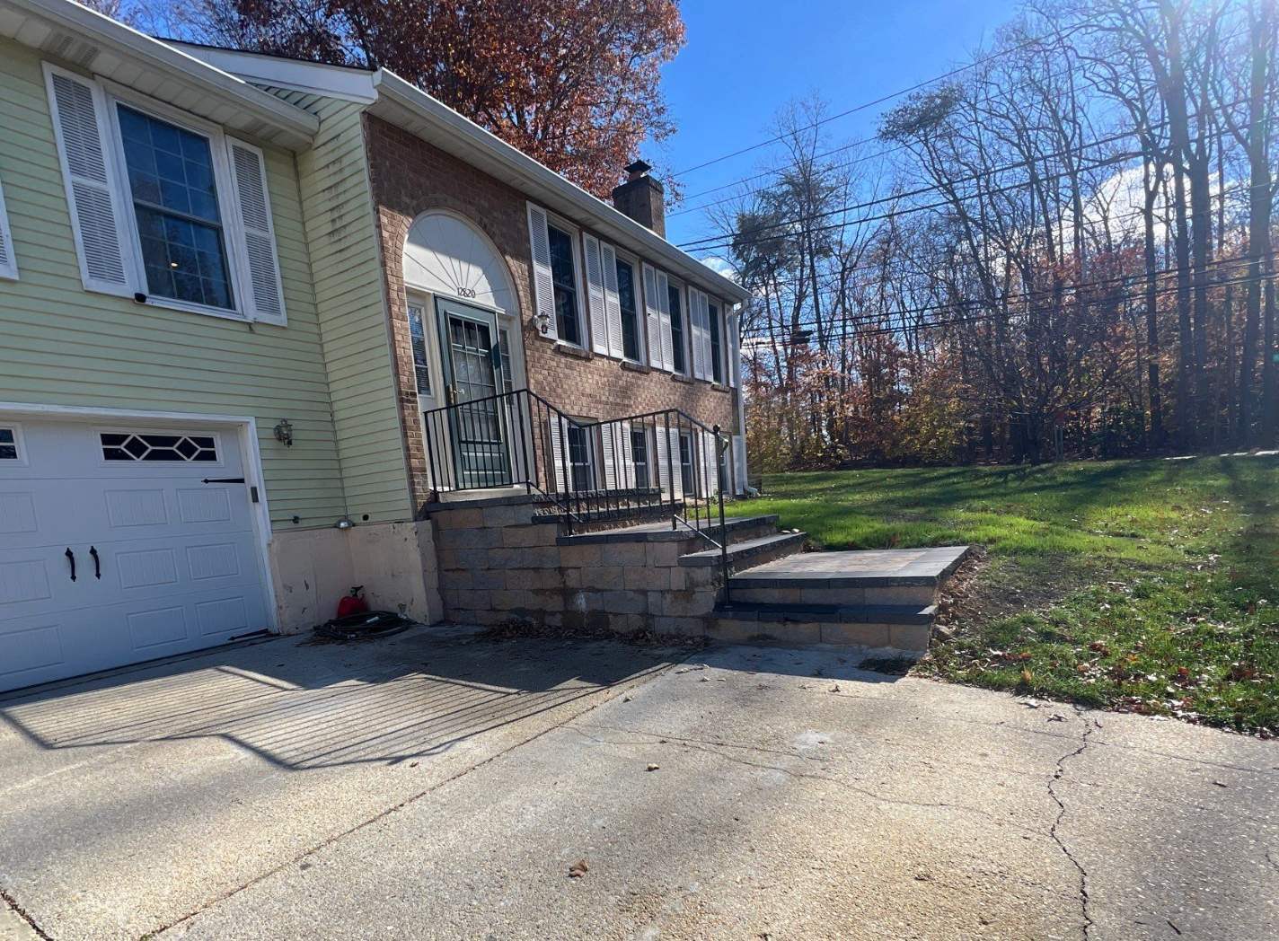 Single-Sided Safety Railing – Classic Exterior Iron Support by Capitol Iron Works