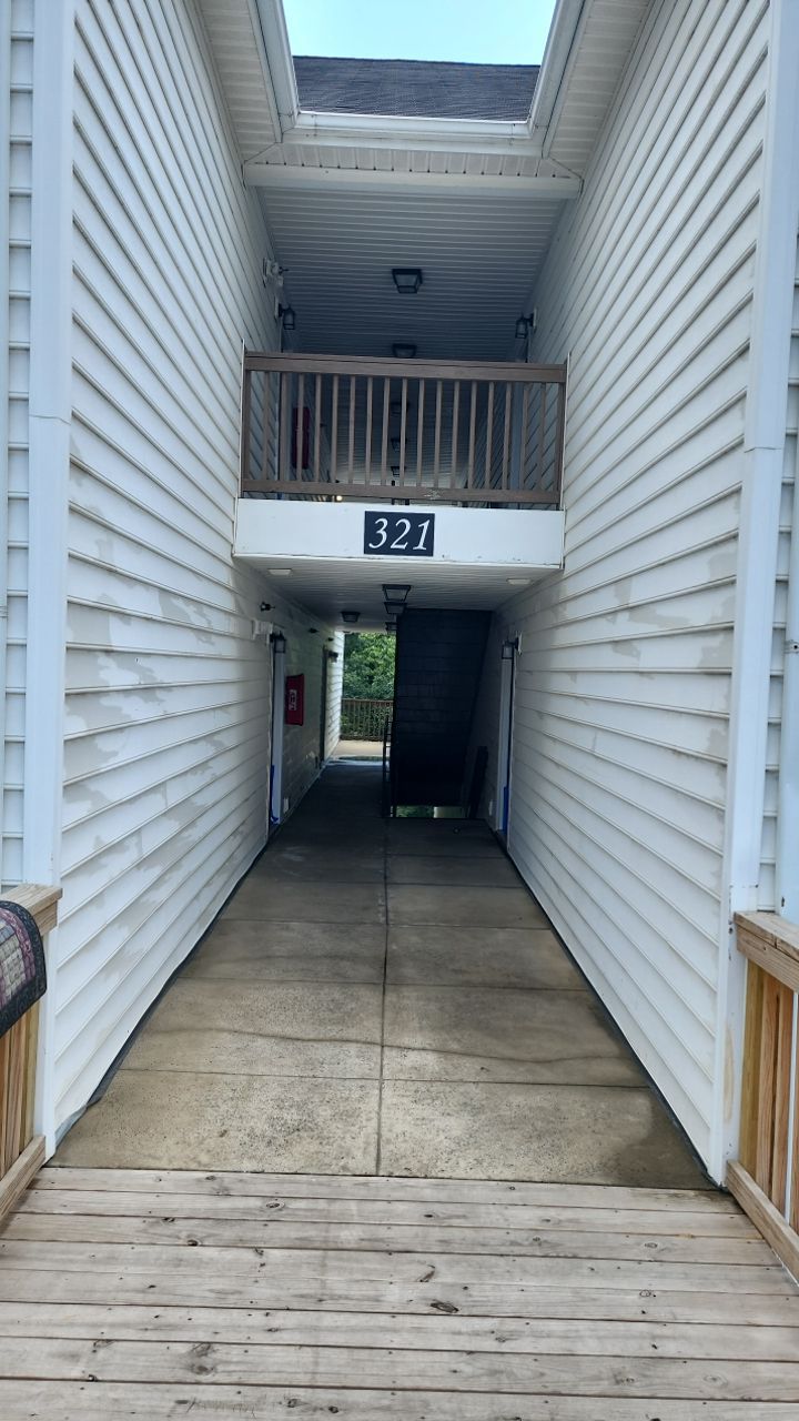 Appartment cleaning by Power Wash Masters LLC