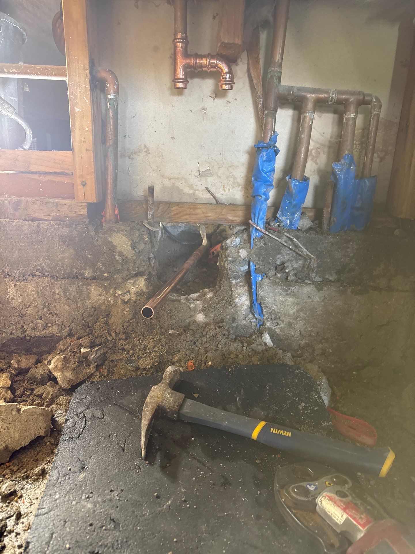 Installing Pipes by Us Plumbing