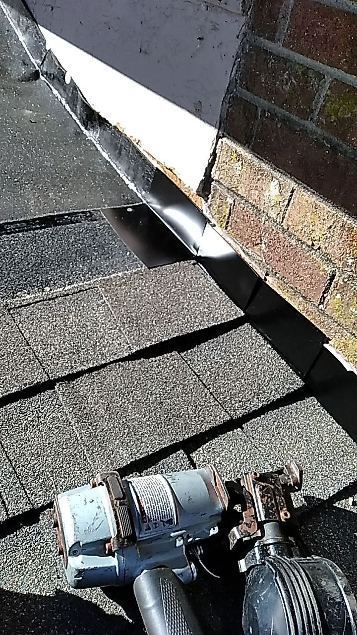 Residential Roofing Installation using Owens Corning Oakridge- Williamsburg Gray by Indigo State Roofing