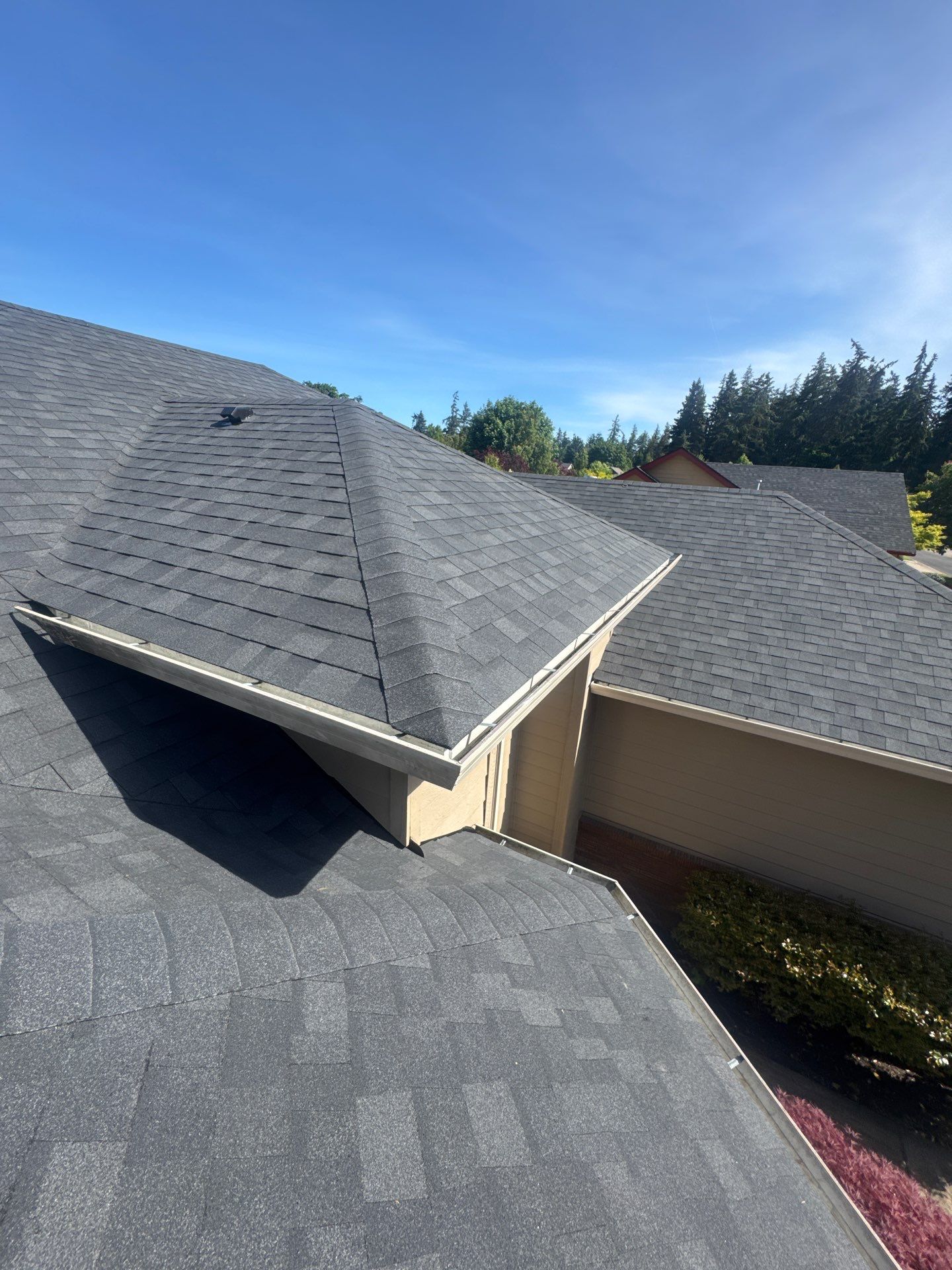 Residential Reroof Featuring Owens Corning Architectural Shingles in Eugene by BEST Roofing & Waterproofing