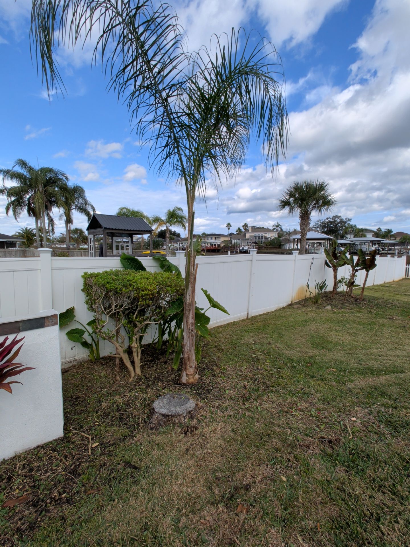 Flower Bed & Property Cleanup San Pablo area — Jacksonville Beaches, FL by Harmoni Home Services