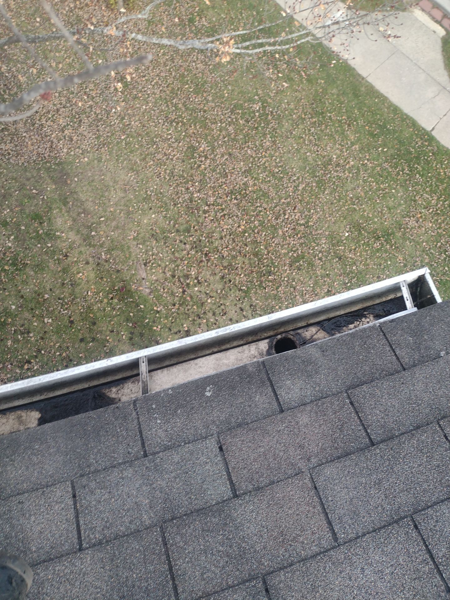 Commercial gutter cleaning Lansing after photo with clean gutters