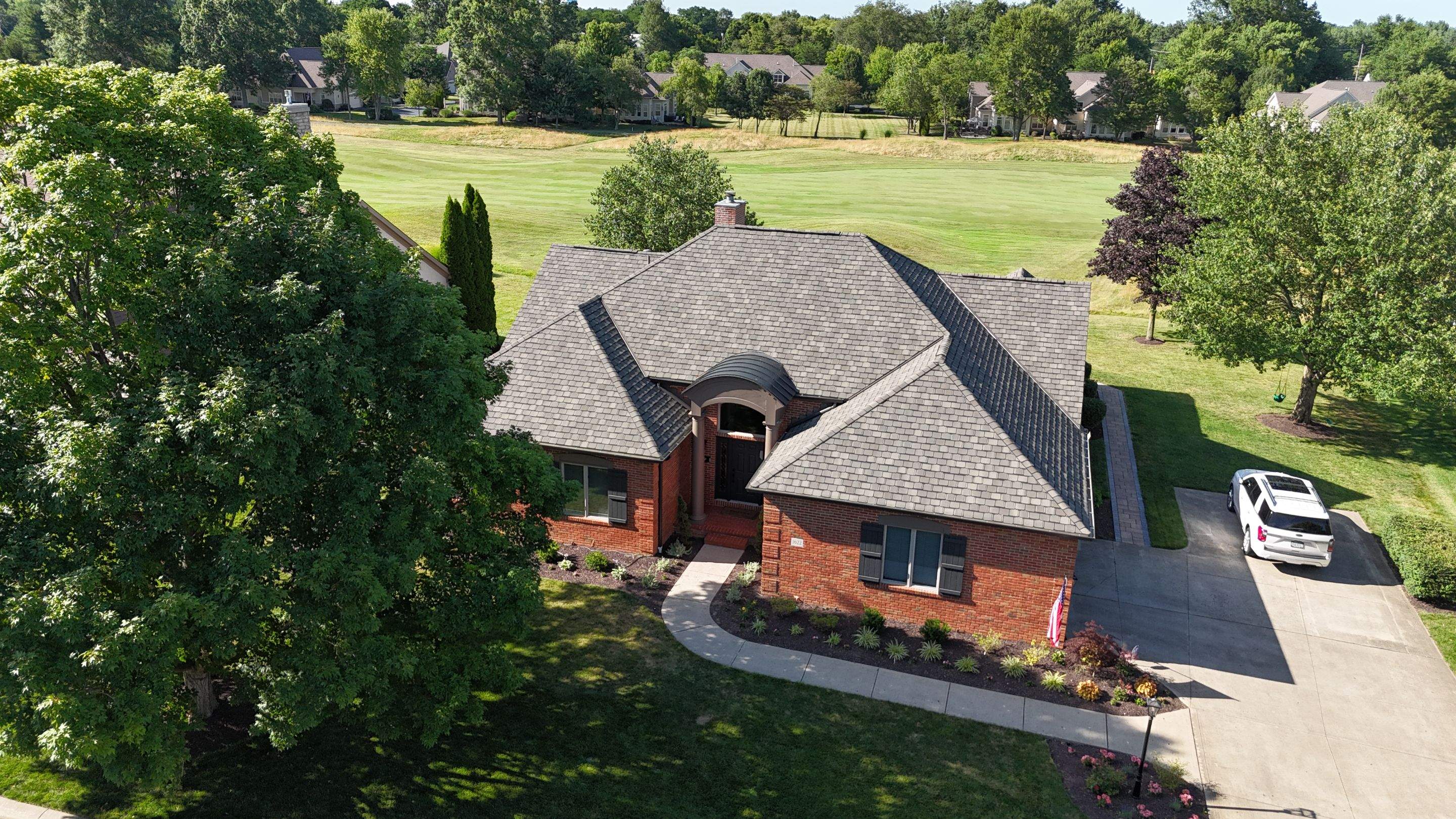 Certainteed Grand Manor Weathered Wood by Assured Restoration