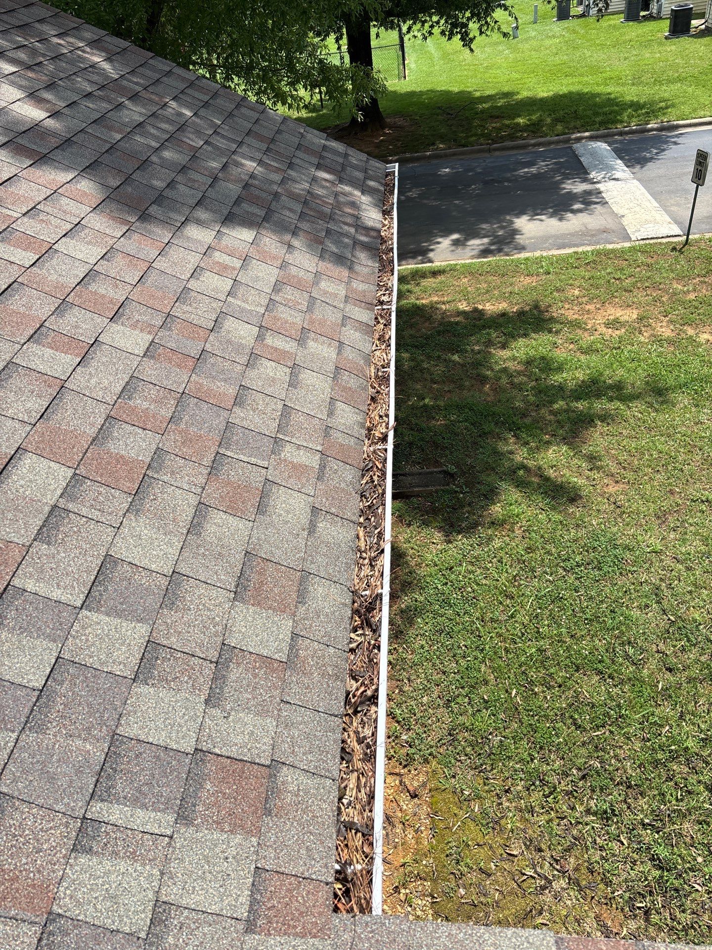HOA gutter cleaning before photo