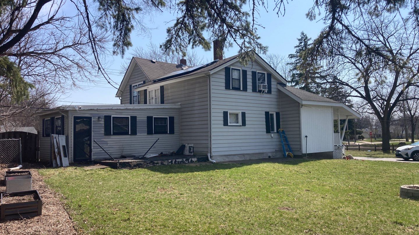 Vinyl Siding Replacement and Exterior Improvements in McHenry, Illinois by Mr Roof & Remodeling Co