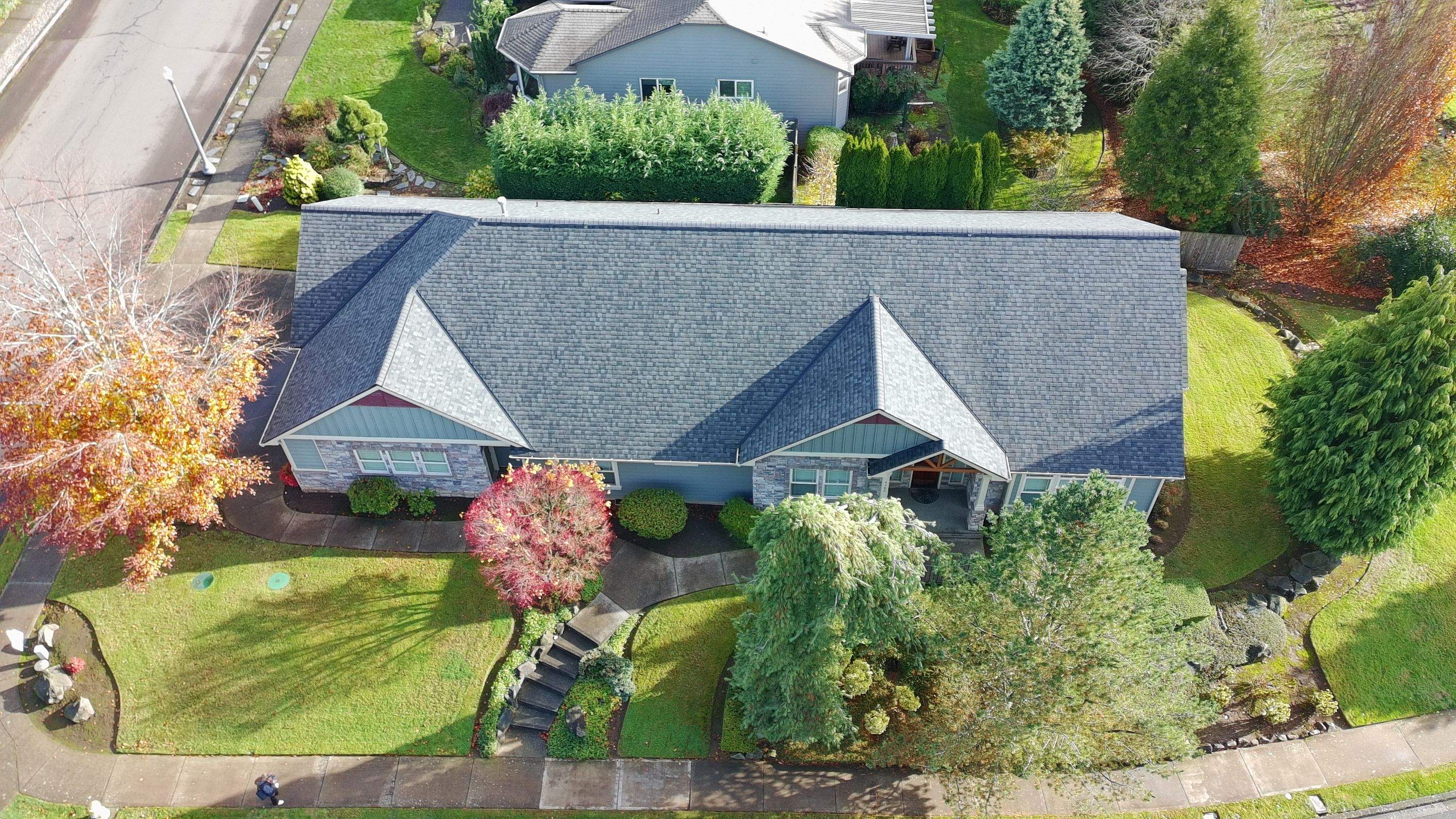 Williamsburg Gray | Roof Replacement in Camas, WA 98607 by Valiant Roofing, LLC