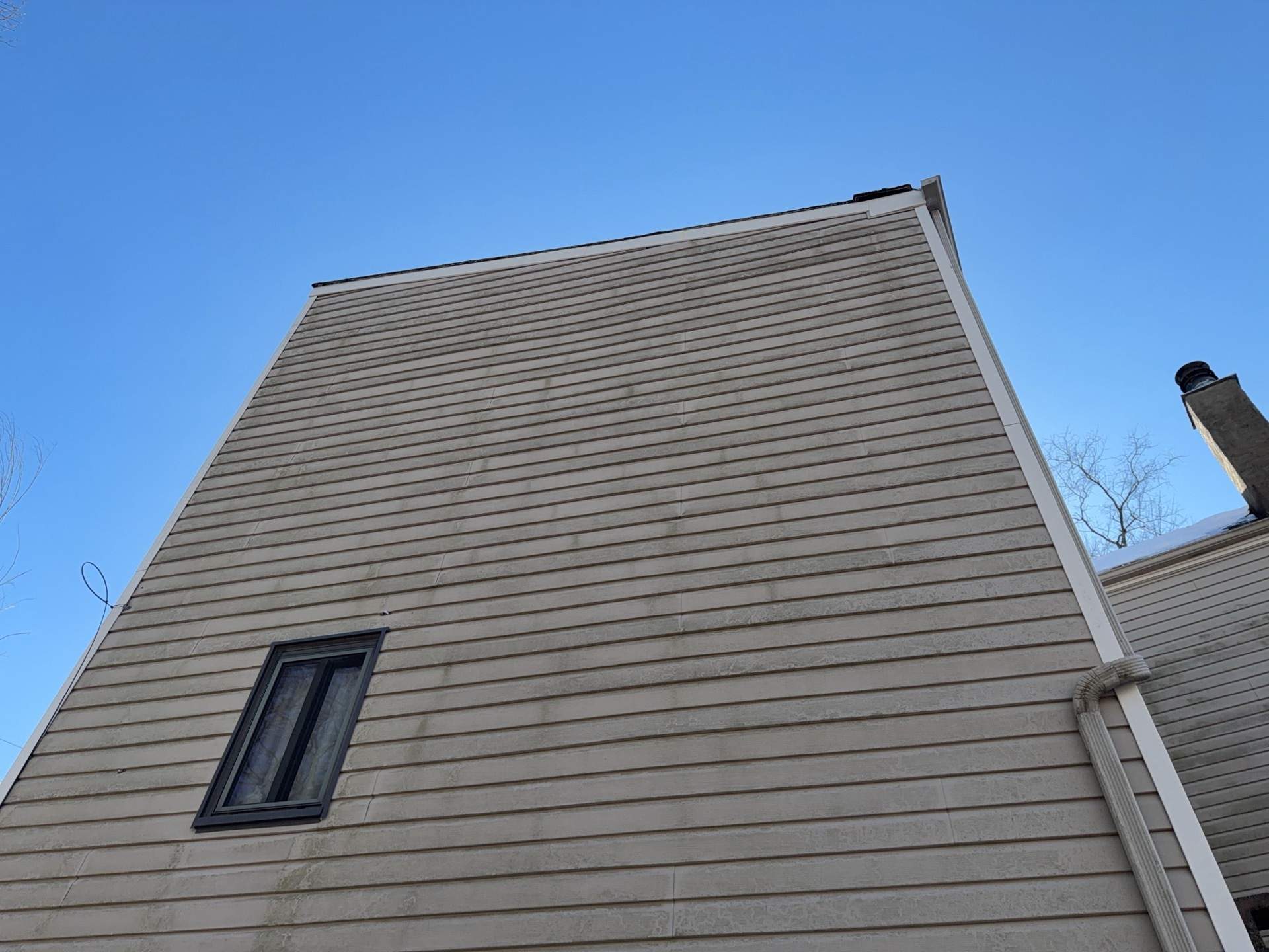 Beautiful Ovation by Mastic Vinyl Siding on the Northside by Ideal Siding Pittsburgh