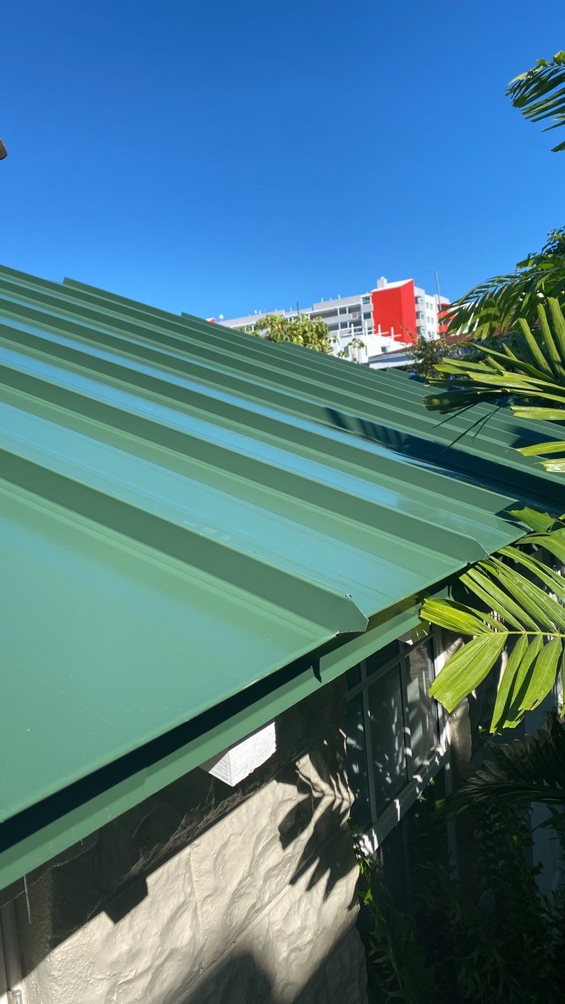 Metal Roof - Galvalume Evergreen by Istueta Roofing