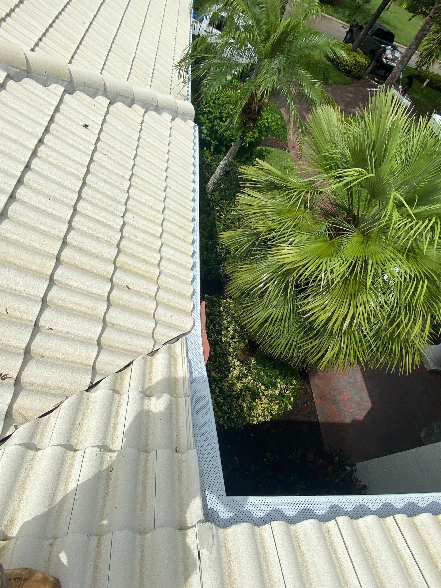 Leaf Guard using Gutter Guards for Florida Home by Gutter Professors
