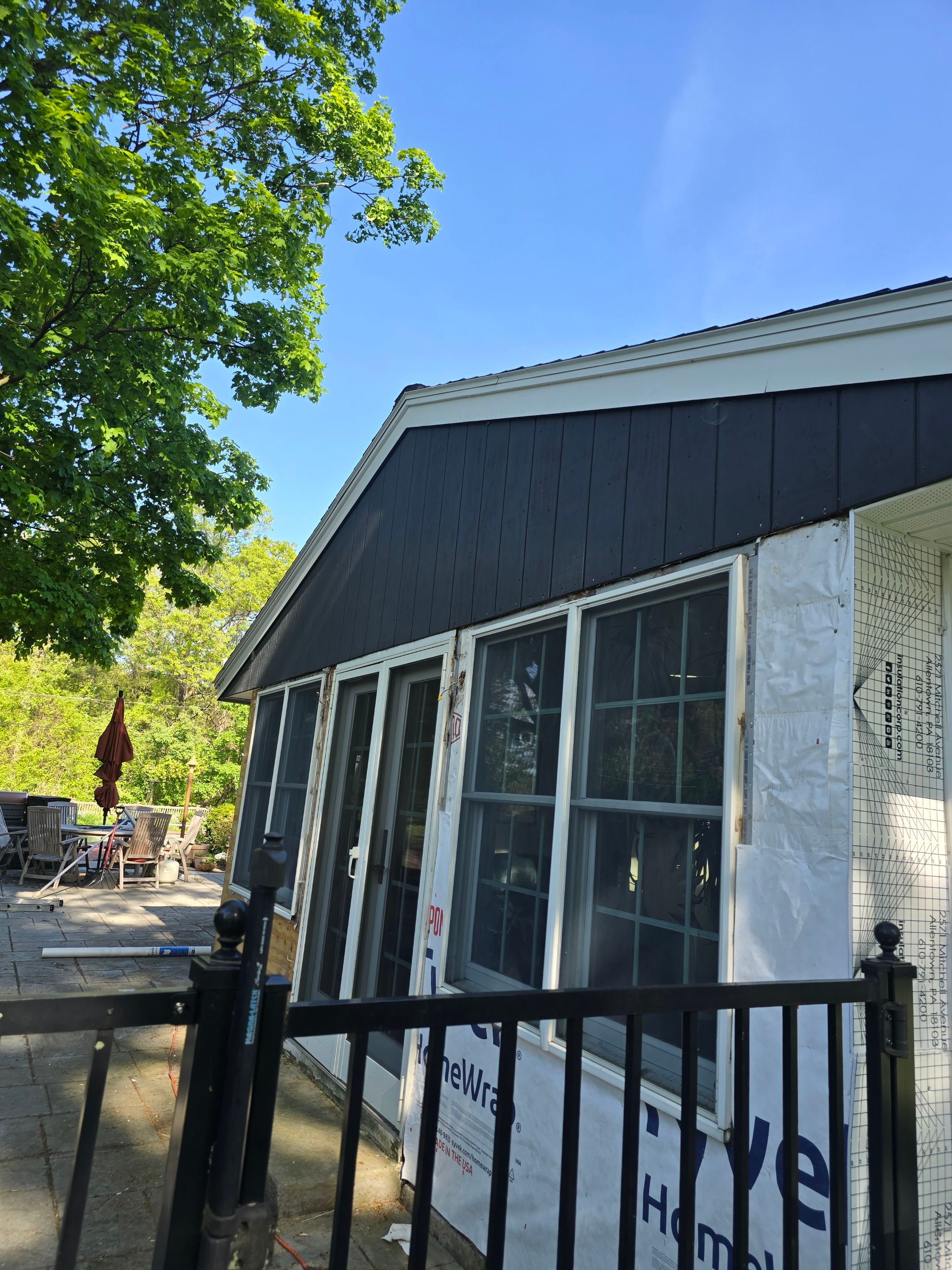 Vinyl Siding Transformation – Pacific Blue by Mighty Dog Roofing of Greater Middlesex County