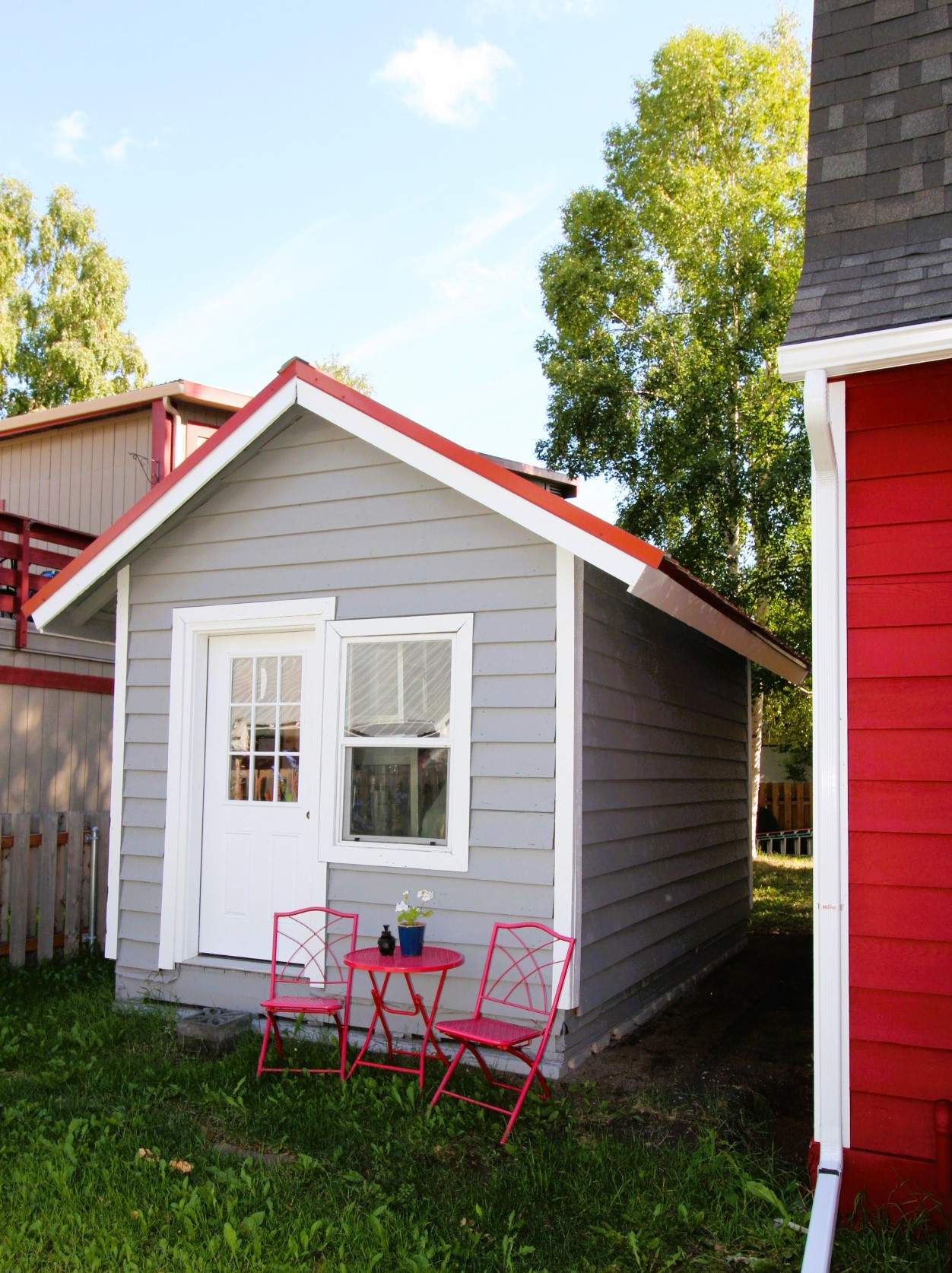 Gorgeous Farmhouse Style Transformation by Midnight Sun Painting