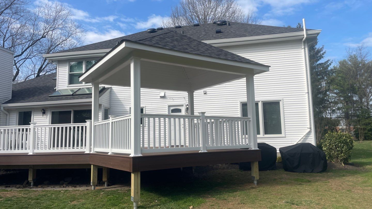 New Deck in Holmdel, New Jersey by deck guardian