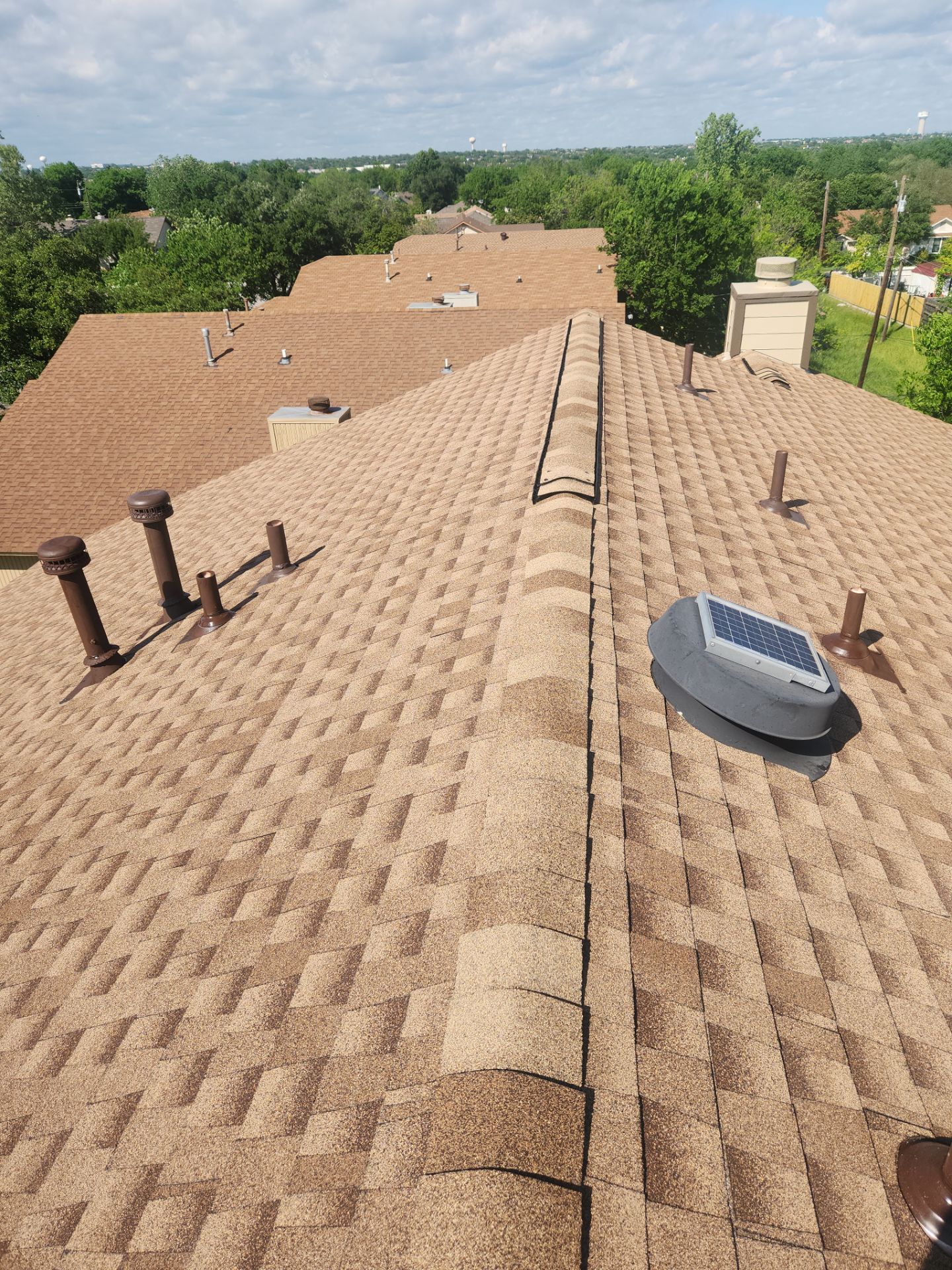 Shakewood - GAF Timberline HDZ by RoofsOnly.com