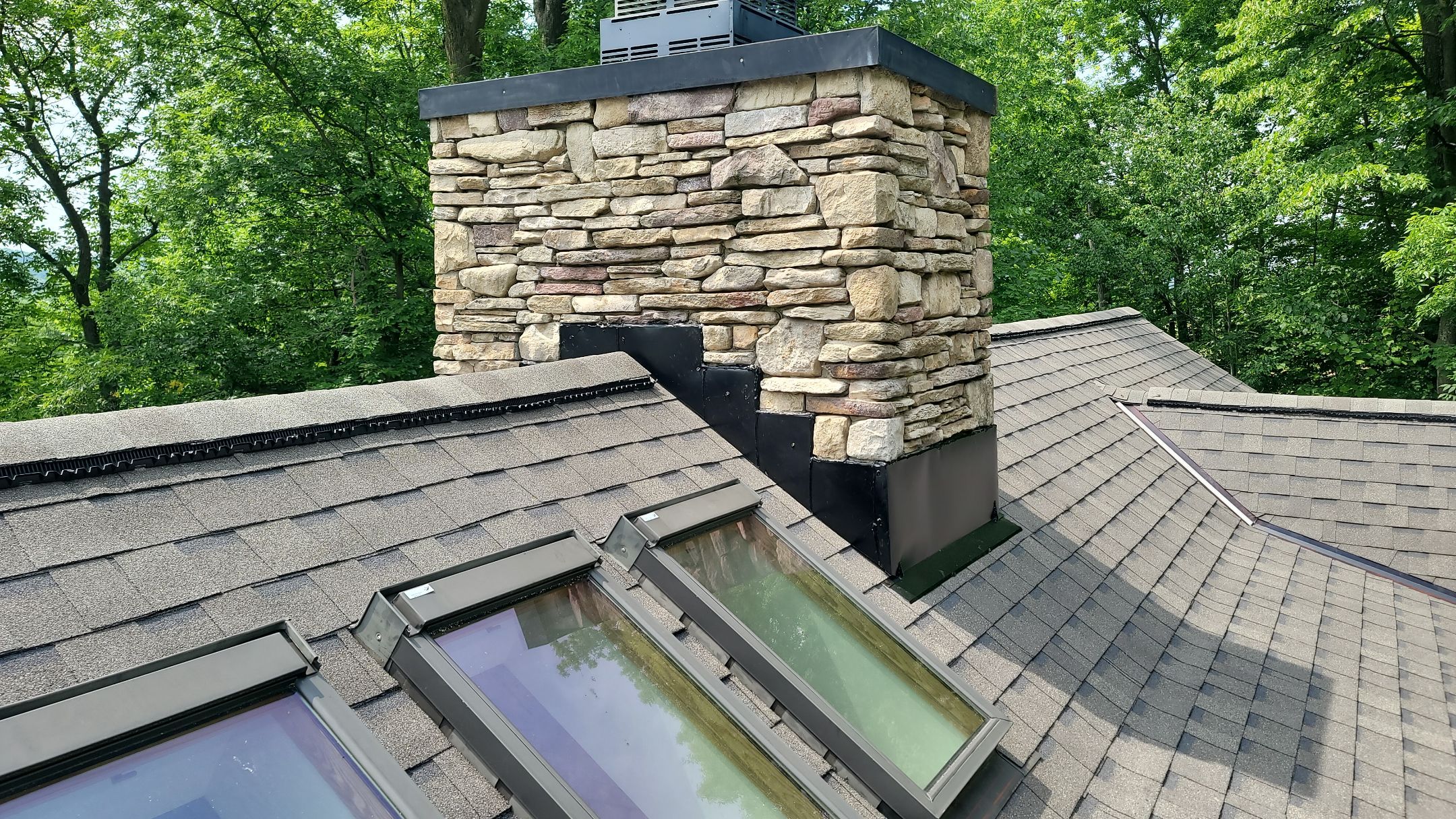 ATLAS PINNACLE HP W/SCOTCHGARD COLOR: WEATHERED WOOD by Eagle Eye Roofing