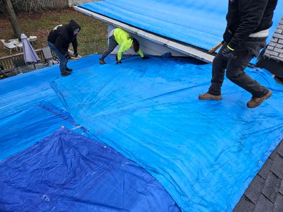 EMERGENCY TARPING ROOF BEFORE STORM using TARP