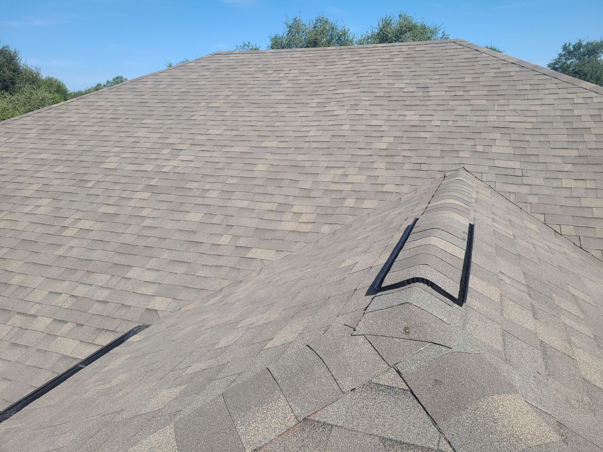 Class IV, Malarkey Vista  by Oakwood Roofing and Construction, LLC