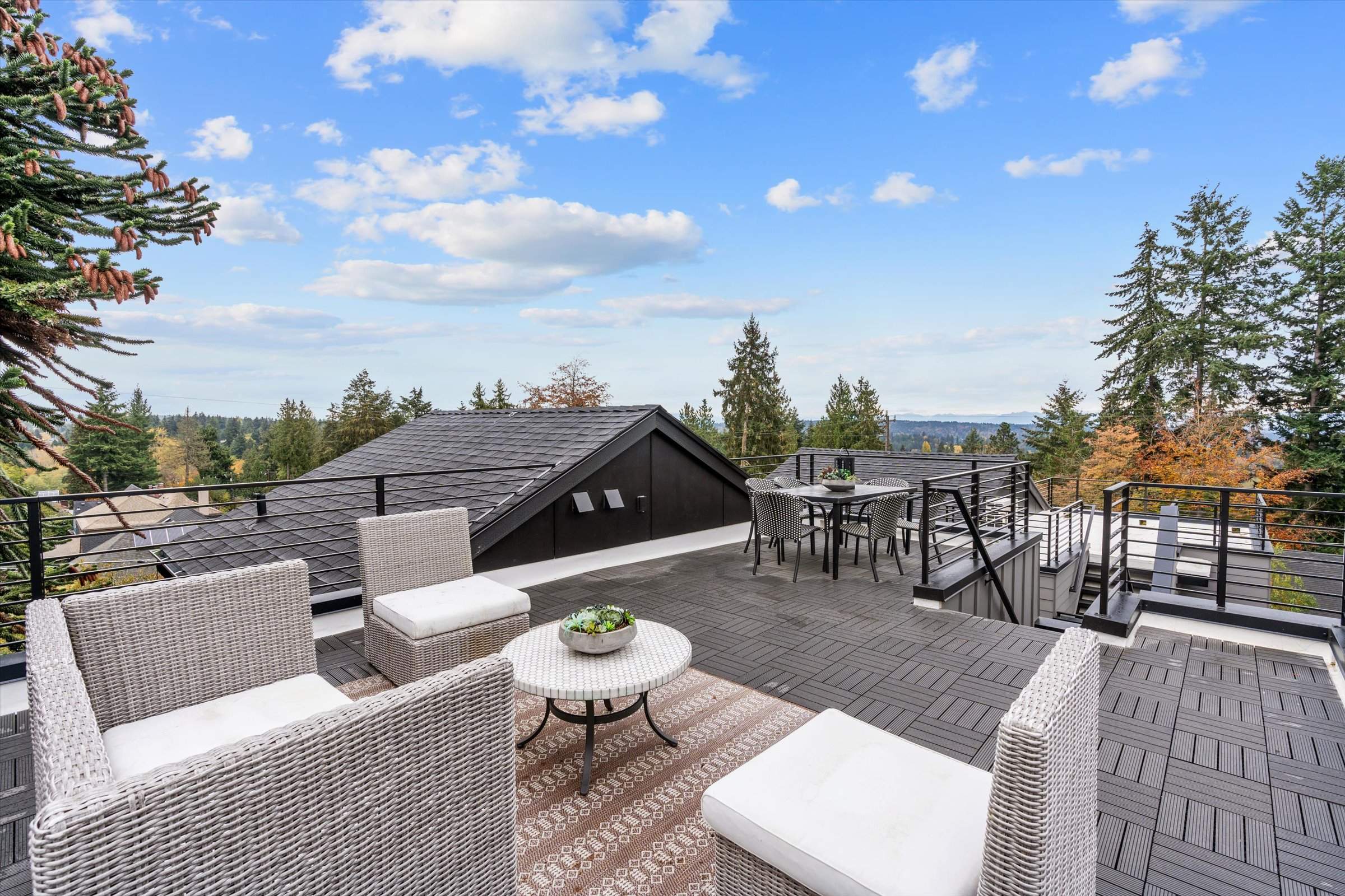 Maple Leaf 6-unit new construction by LinMak Construction